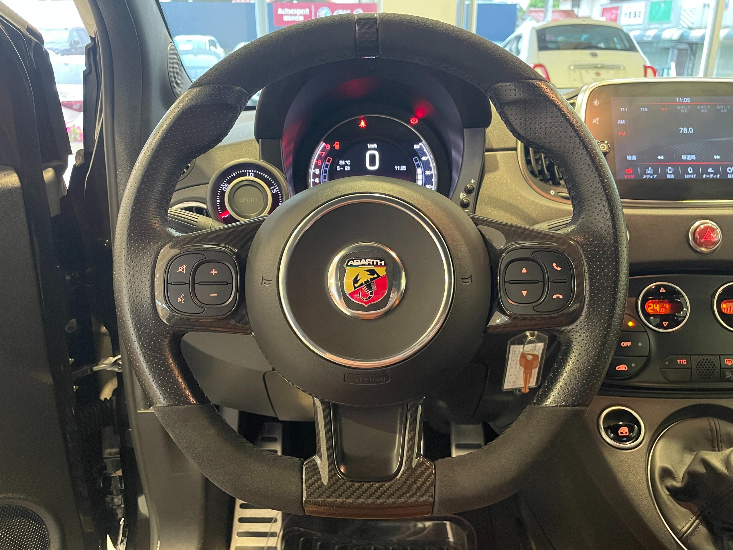 2021 Abarth 595 - アバルト 595 コンペティツィオーネ アップルカープレイ&アンドロイドオート/USB/Bluetooth/ETC/ドライブレコーダー/サベルトシート/可変式レコードモンツァマフラー/17インチAW/ブレンボキャリパー/認定中古