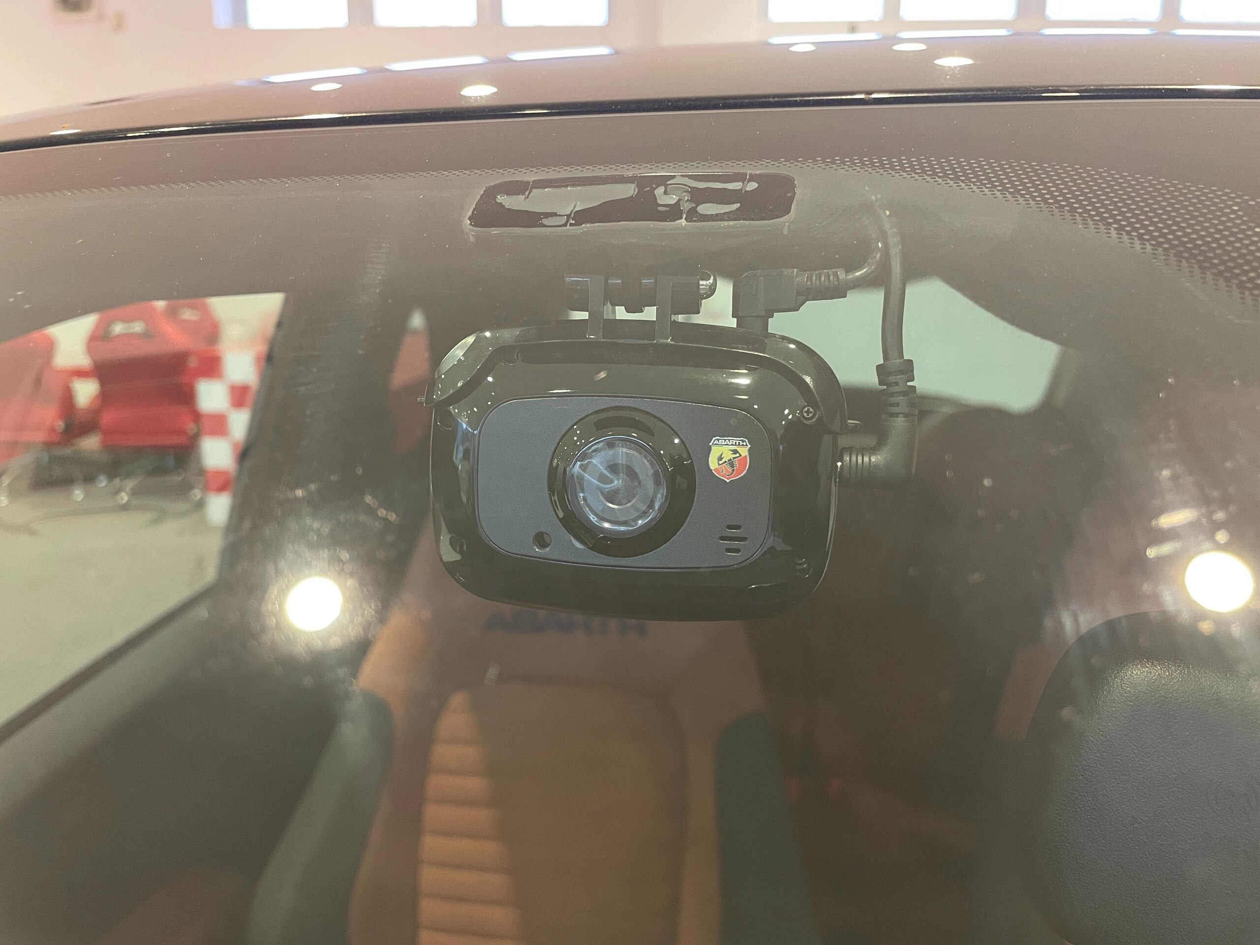 2021 Abarth 595 - アバルト 595 コンペティツィオーネ アップルカープレイ&アンドロイドオート/USB/Bluetooth/ETC/ドライブレコーダー/サベルトシート/可変式レコードモンツァマフラー/17インチAW/ブレンボキャリパー/認定中古