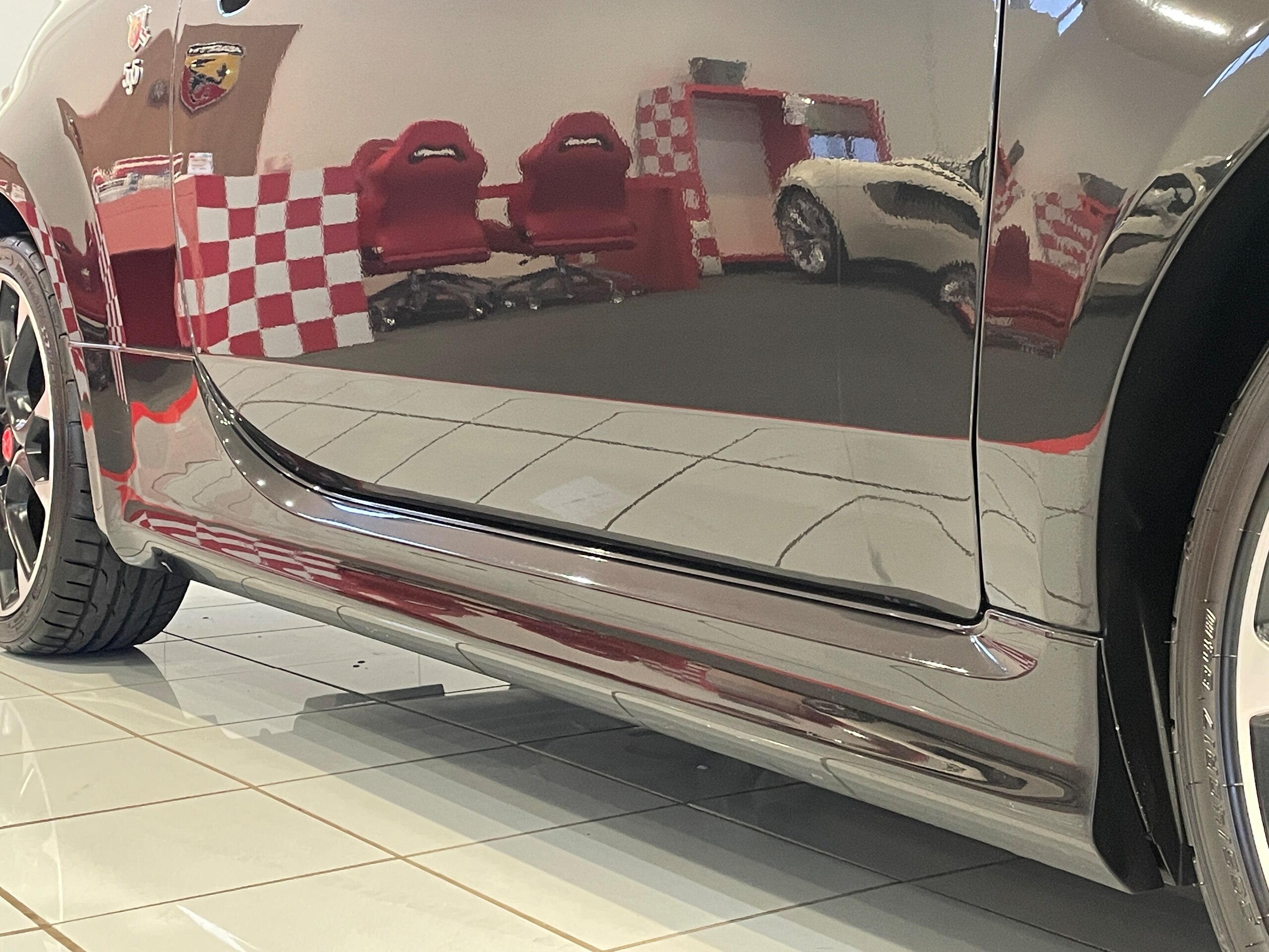 2021 Abarth 595 - アバルト 595 コンペティツィオーネ アップルカープレイ&アンドロイドオート/USB/Bluetooth/ETC/ドライブレコーダー/サベルトシート/可変式レコードモンツァマフラー/17インチAW/ブレンボキャリパー/認定中古
