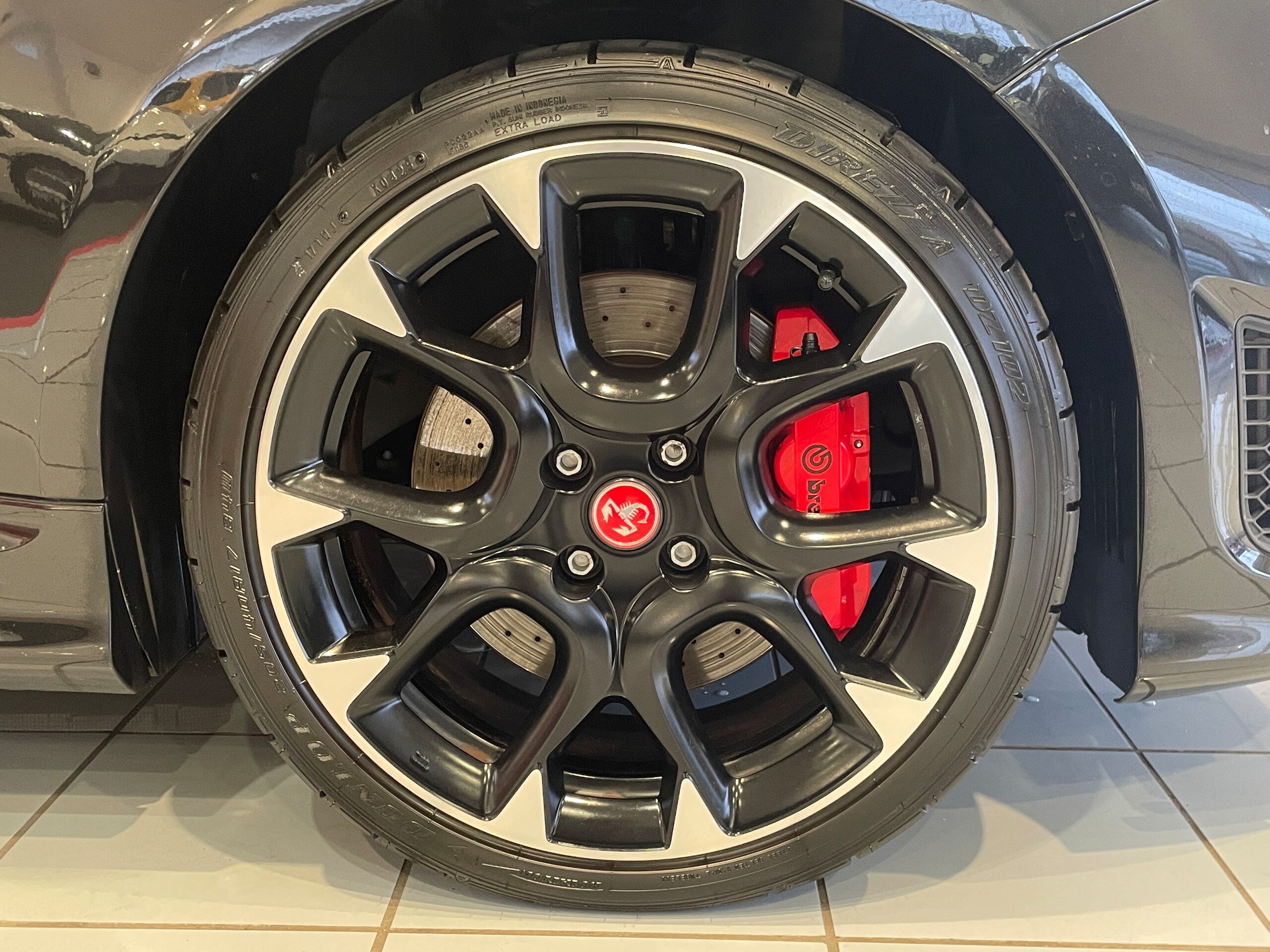 2021 Abarth 595 - アバルト 595 コンペティツィオーネ アップルカープレイ&アンドロイドオート/USB/Bluetooth/ETC/ドライブレコーダー/サベルトシート/可変式レコードモンツァマフラー/17インチAW/ブレンボキャリパー/認定中古