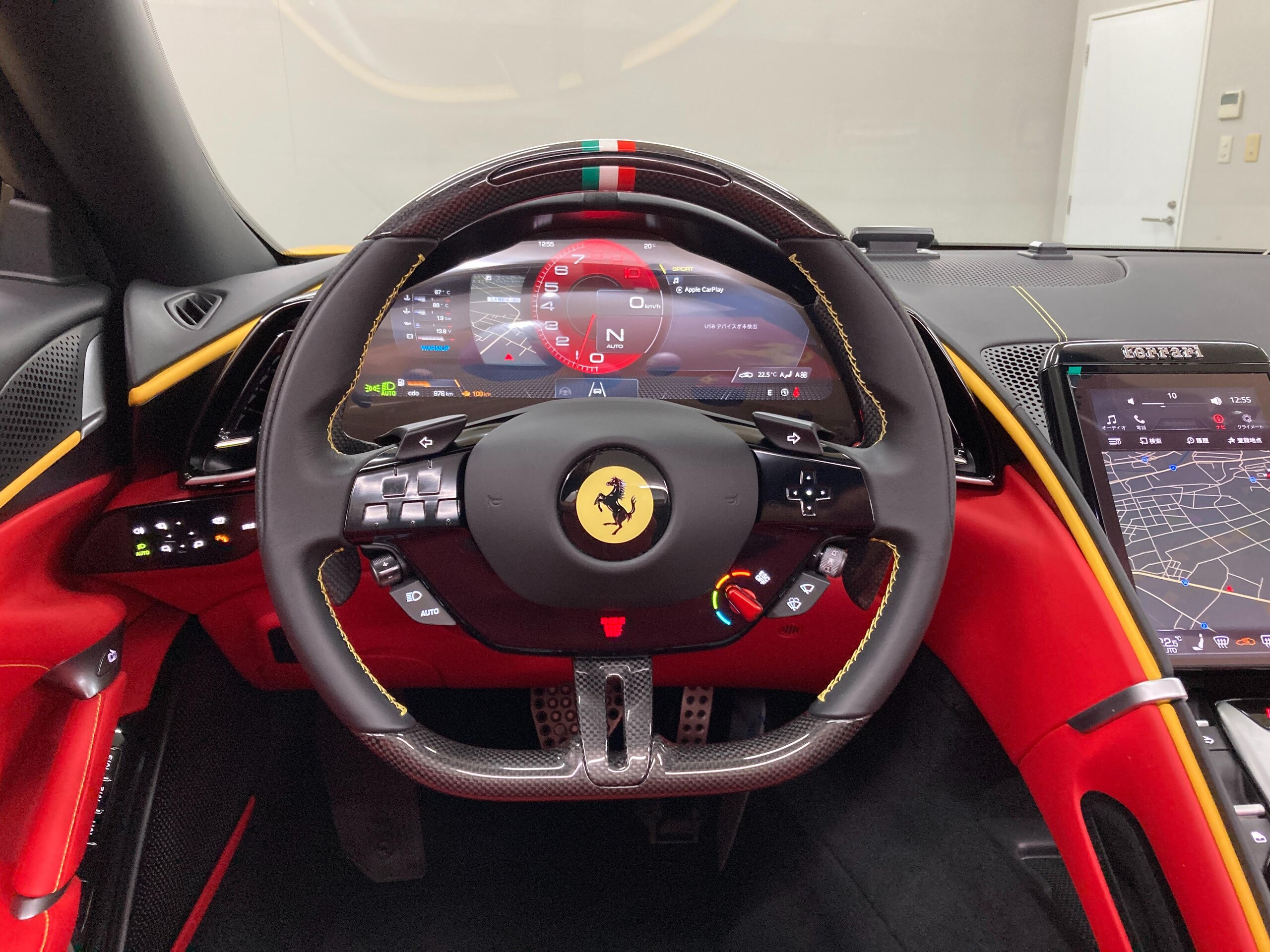 2026 Ferrari RomaSpider - フェラーリ ローマスパイダー F1 DCT 左H/赤革/ADASフルパック/ネイビー幌/ブルーリバリーライン/ブラックテールパイプ/カーボンステアリング/シートヒーター/シートベンチレーション/スクーデリアフェラーリシールド/ブラックホイール/ドラレコ