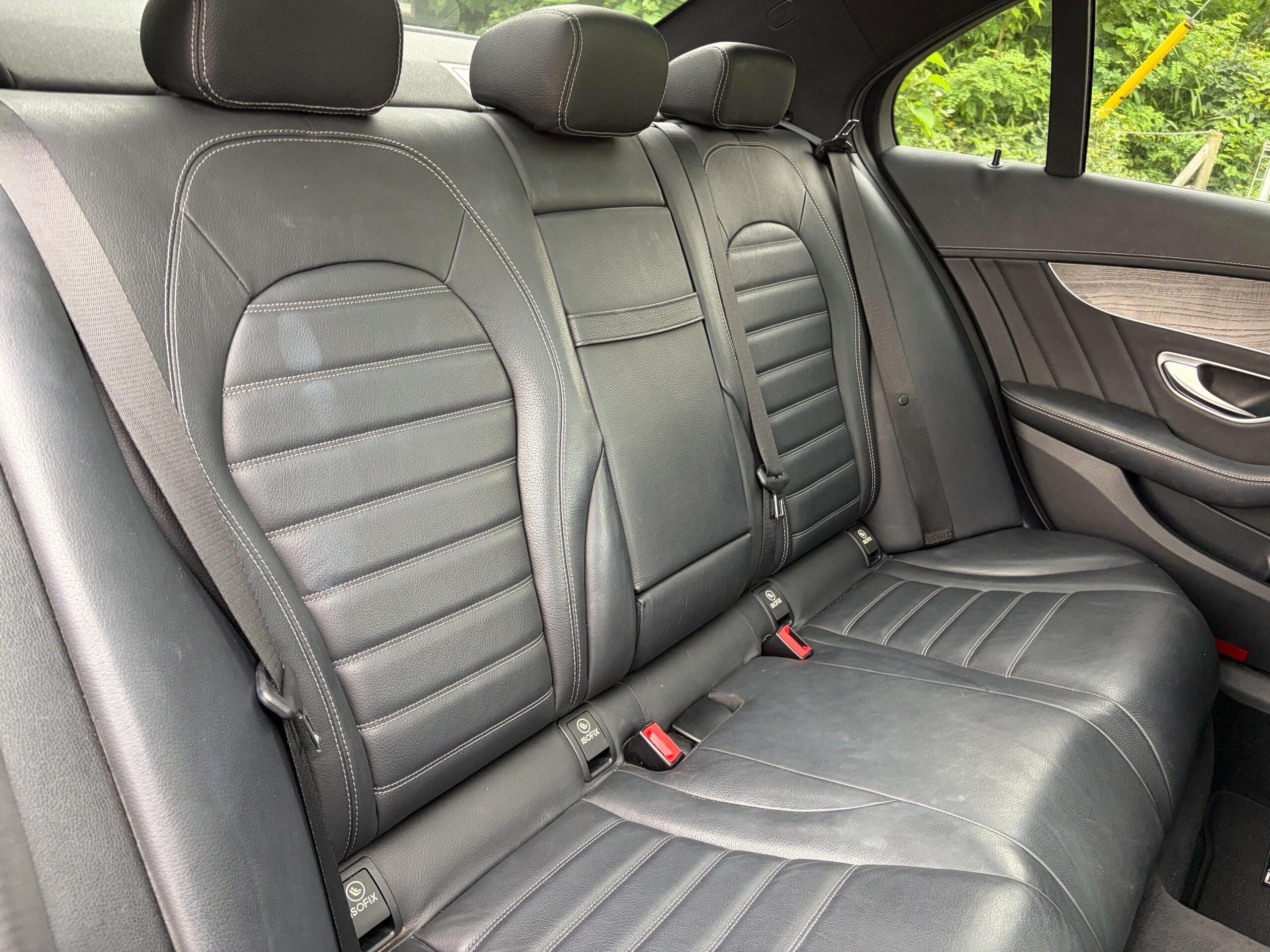 2016 Mercedes-Benz C-Class - メルセデス・ベンツ Cクラス C200 スポーツ エディション(本革仕様) 左ハンドル・サンルーフ・本革シート・ETC・地デジTV・バックカメラ・パドルシフト・アイドリングストップ・サイドバイザー・純正18インチAW・シートヒーター・シートメモリー・ユーザー買取車・クリアランスソナー