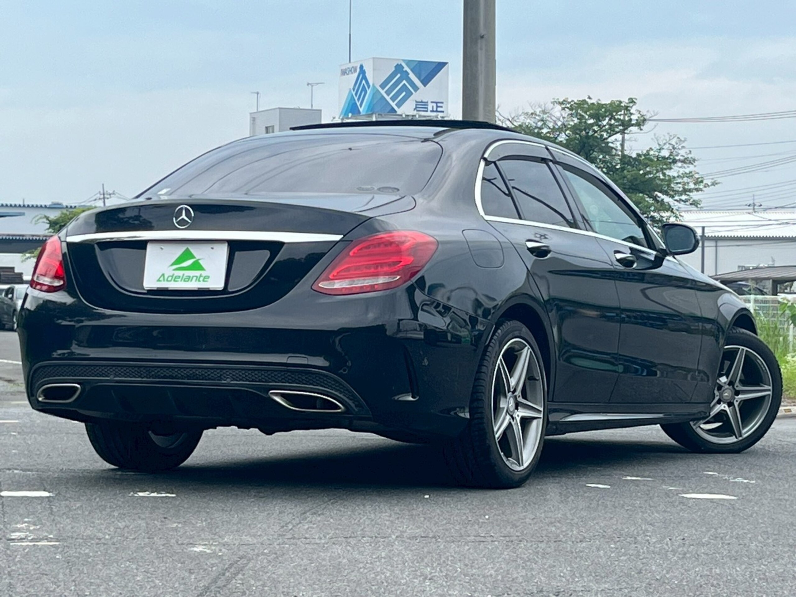2016 Mercedes-Benz C-Class - メルセデス・ベンツ Cクラス C200 スポーツ エディション(本革仕様) 左ハンドル・サンルーフ・本革シート・ETC・地デジTV・バックカメラ・パドルシフト・アイドリングストップ・サイドバイザー・純正18インチAW・シートヒーター・シートメモリー・ユーザー買取車・クリアランスソナー