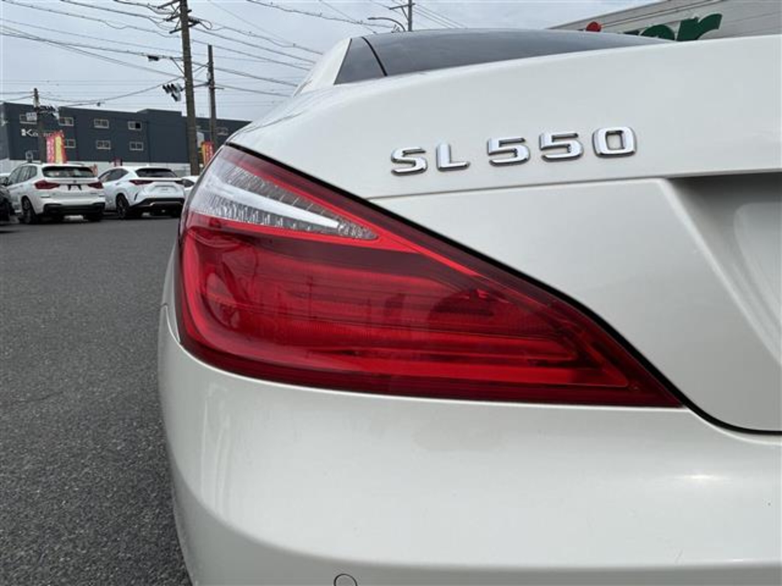 2013 Mercedes-Benz SLClass - メルセデス・ベンツ SLクラス SL550 ブルーエフィシェンシー 禁煙車/ナビ/バックカメラ/ETC/ルーフオープン/マジックスカイコントロール/ハーマンカードン/赤革レザーシート/シートヒーター/エアスカーフ/安全装備/パワーバックドア/保証書/取扱説明書