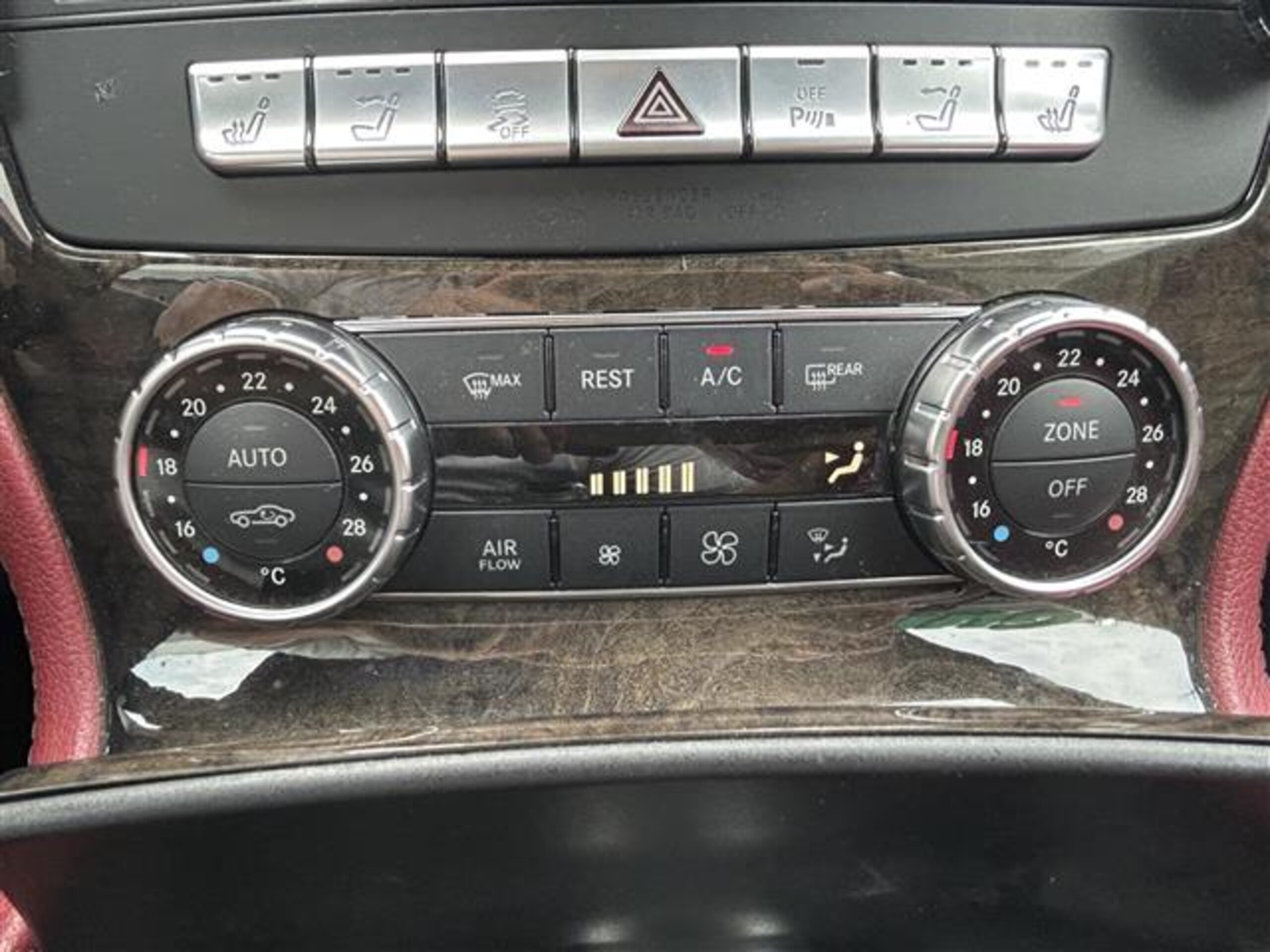 2013 Mercedes-Benz SLClass - メルセデス・ベンツ SLクラス SL550 ブルーエフィシェンシー 禁煙車/ナビ/バックカメラ/ETC/ルーフオープン/マジックスカイコントロール/ハーマンカードン/赤革レザーシート/シートヒーター/エアスカーフ/安全装備/パワーバックドア/保証書/取扱説明書