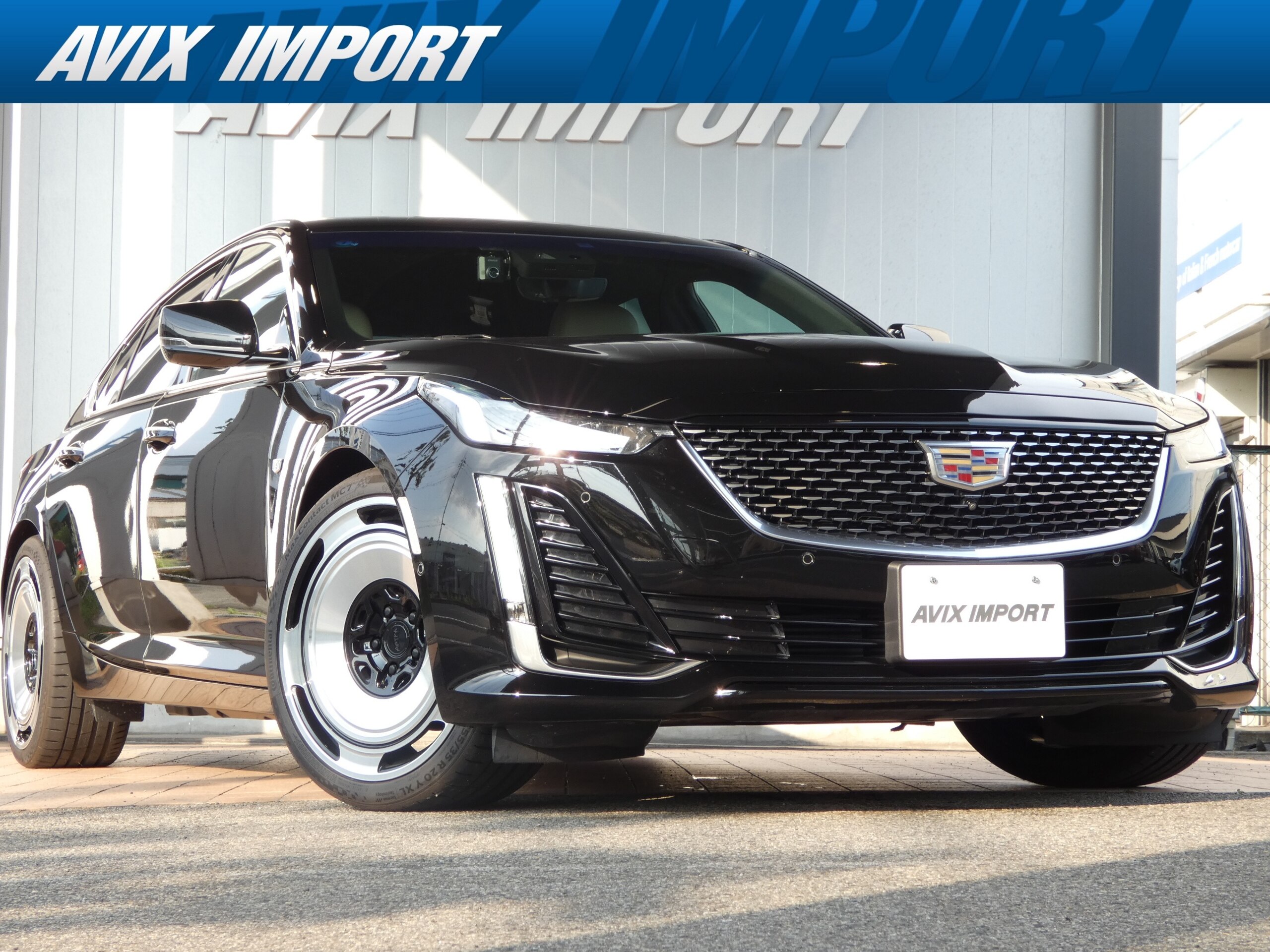 2024 Cadillac CT5 - キャデラック CT5 プラチナム ベージュ革 LED ACC LKA 純正10インチナビ360°カメラ シートヒーター ベンチレーション 8WAYパワーシート BOSEサウンド カラーHUD ステアリングヒーター 鍛造20AW 禁煙 下取車 新車保証継承 正規D車