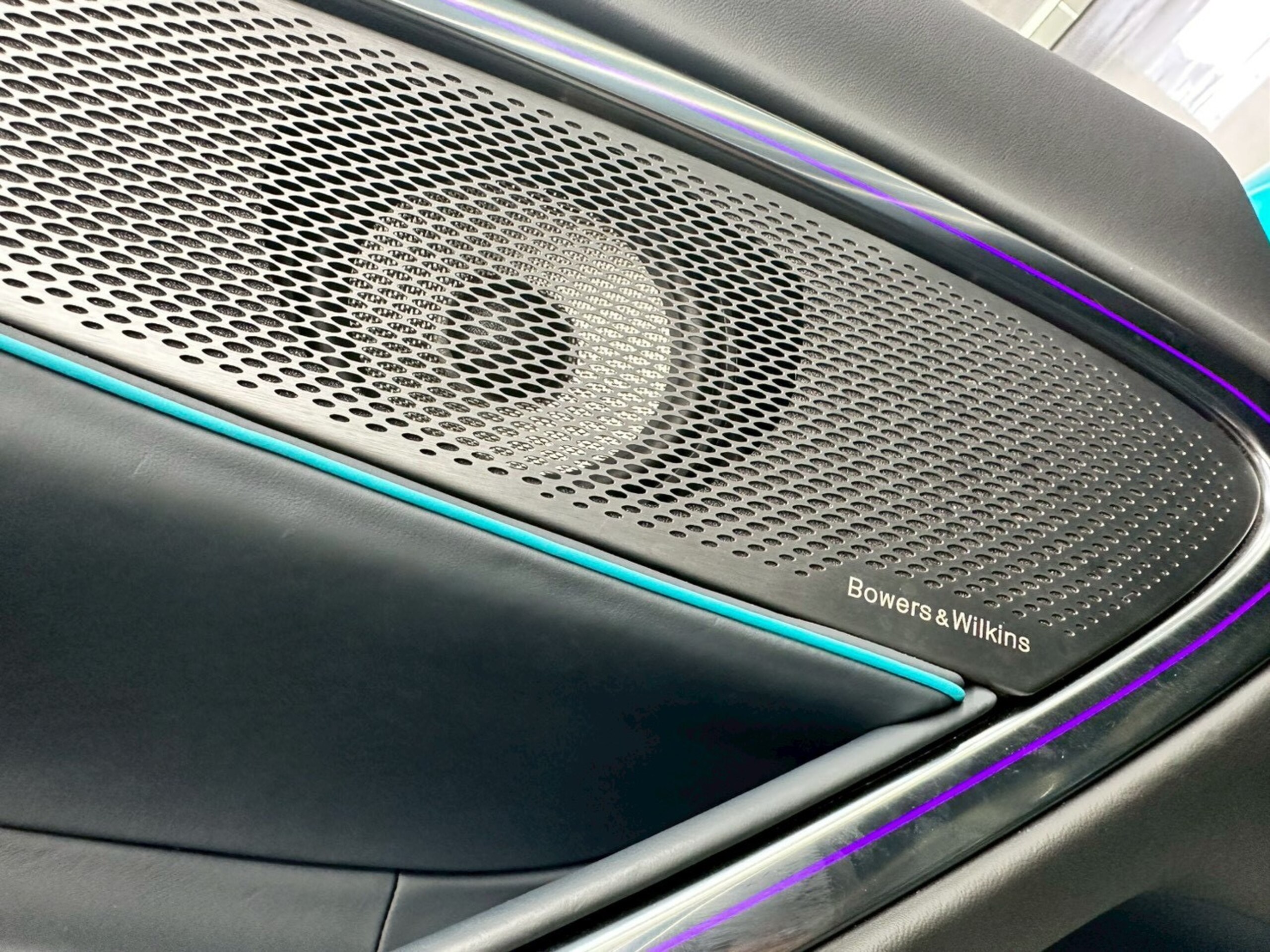 2024 McLaren Artura Spider - マクラーレン アルトゥーラスパイダー テックラックス 弊社展示車 左H MSOペイント スポーツエキゾースト・エレクトロクロミックルーフ・アンダーボディカーボンファイバーパック・エクステリアディテールカーボンパック・トノーグロスビジュアルカーボン・ステルスバッジパック