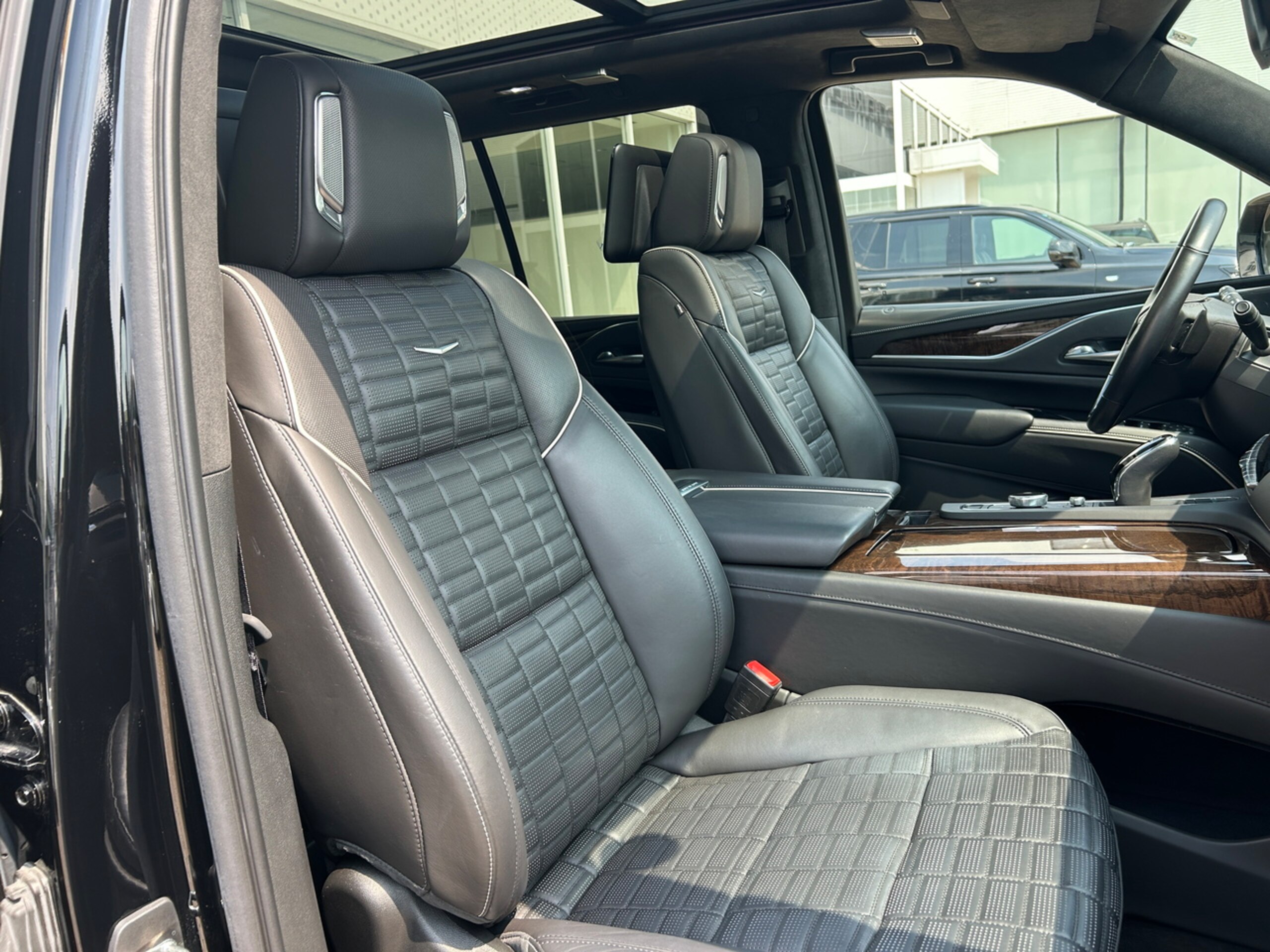 2022 Cadillac Escalade - 2022 كاديلاك Escalade