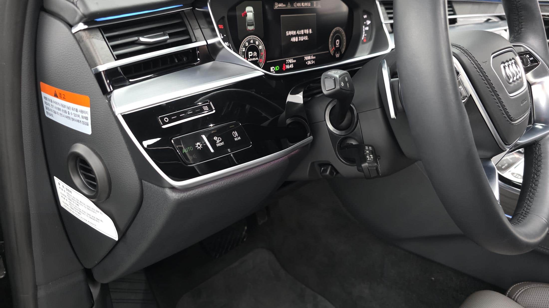 2023 AUDI A8 55 TFSI Quattro Premium LWB - 2023 アウディ A8