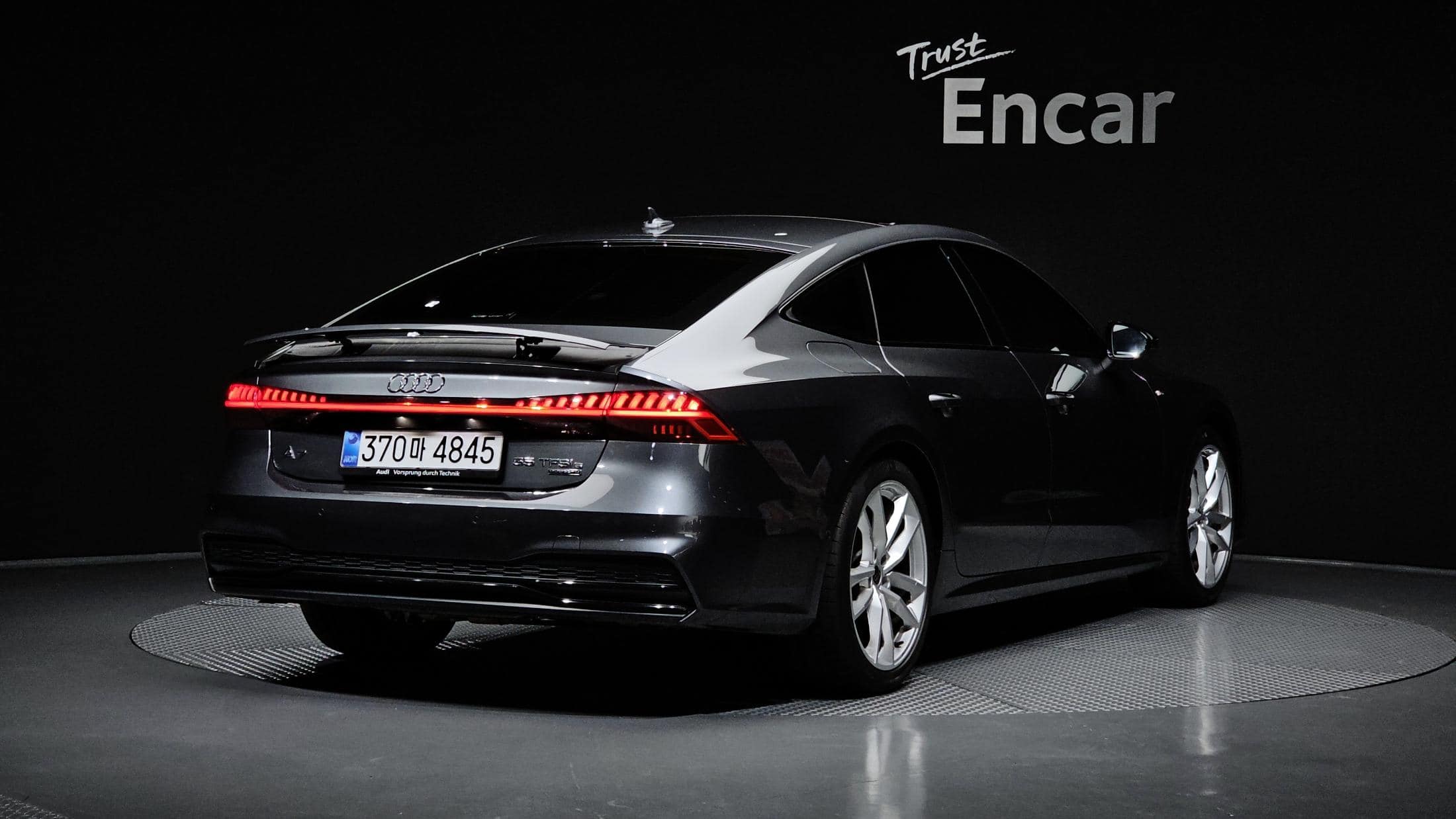 2025 AUDI A7 55 TFSI e Quattro Premium - 2025 アウディ A7