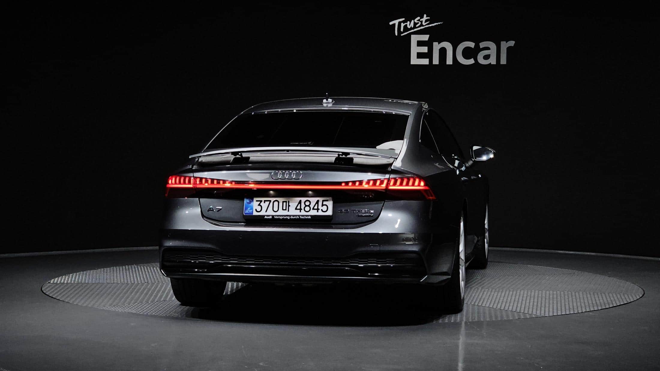 2025 AUDI A7 55 TFSI e Quattro Premium - 2025 アウディ A7