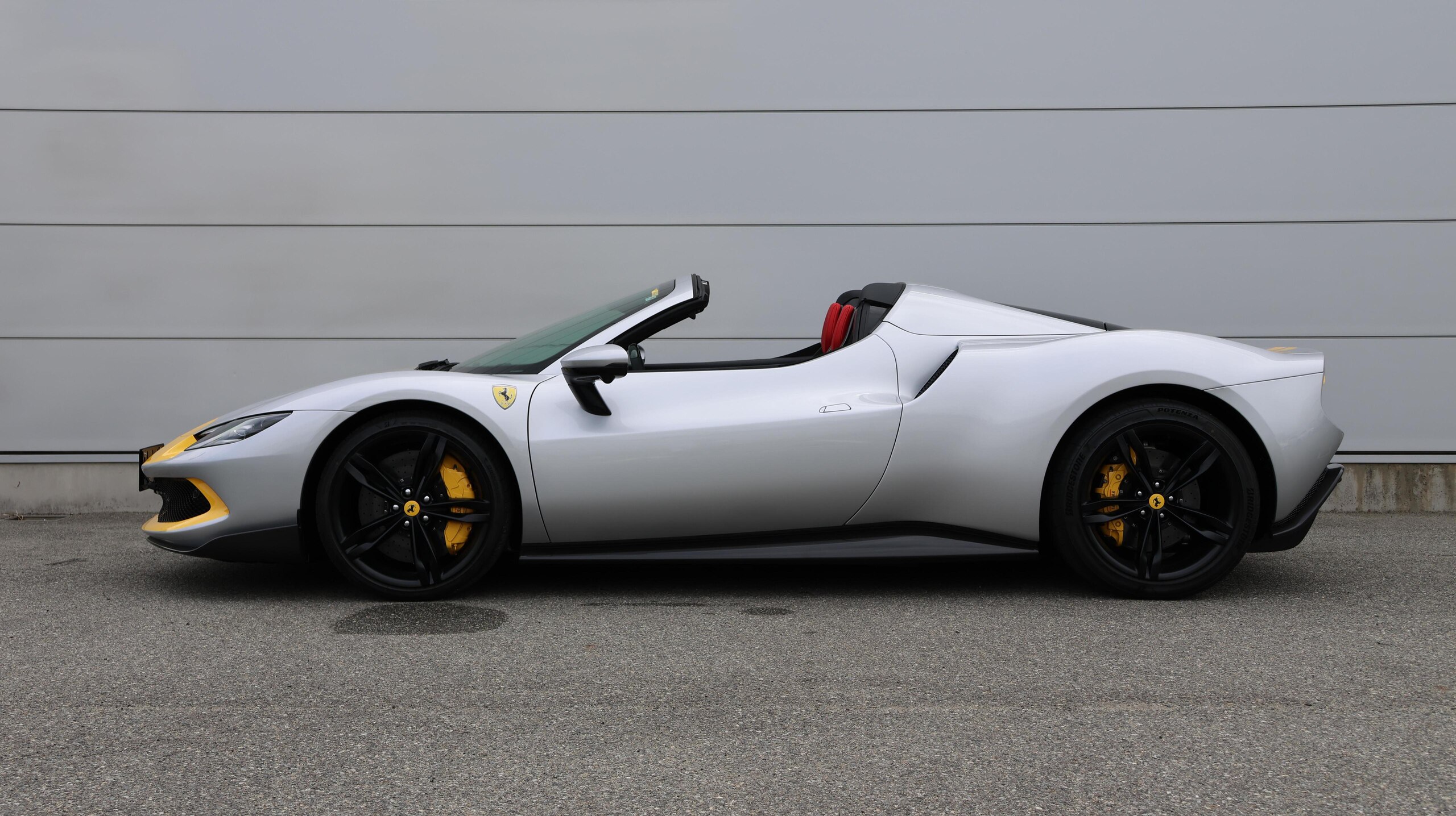 2025 Ferrari 296GTS - フェラーリ 296GTS アセット フィオラノ パッケージ F1 DCT 認定中古車 OP1308 アセットフィオラノ フィオラノストライプ ADASフルパッケージ カーボンアウターシルカバー コルサカーボンレーシングシート カーボンステアリング マットペイントホイール バックレーダー