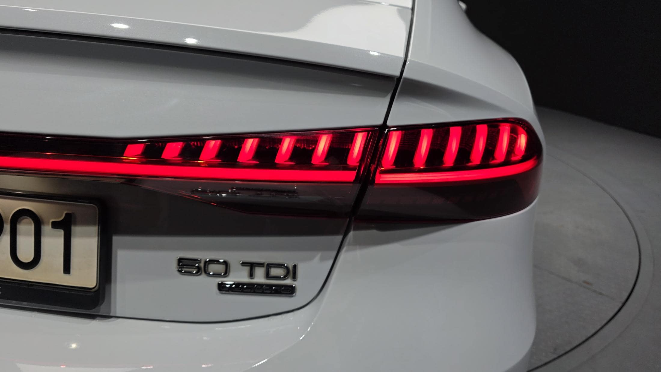 2021 AUDI A7 50 TDI Quattrp Premium - 2021 أودي A7