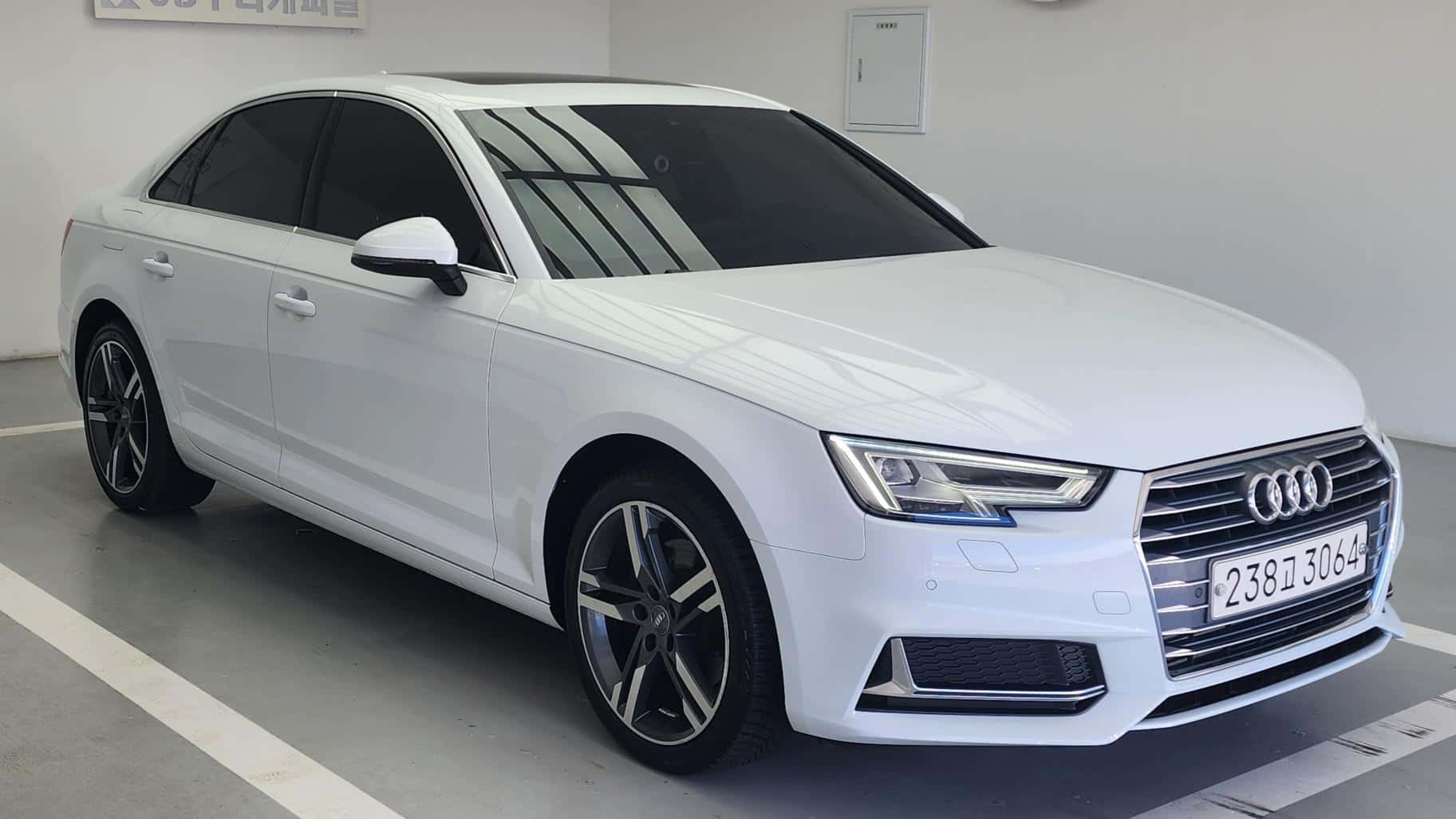 2019 AUDI A4 40 TFSI Premium
