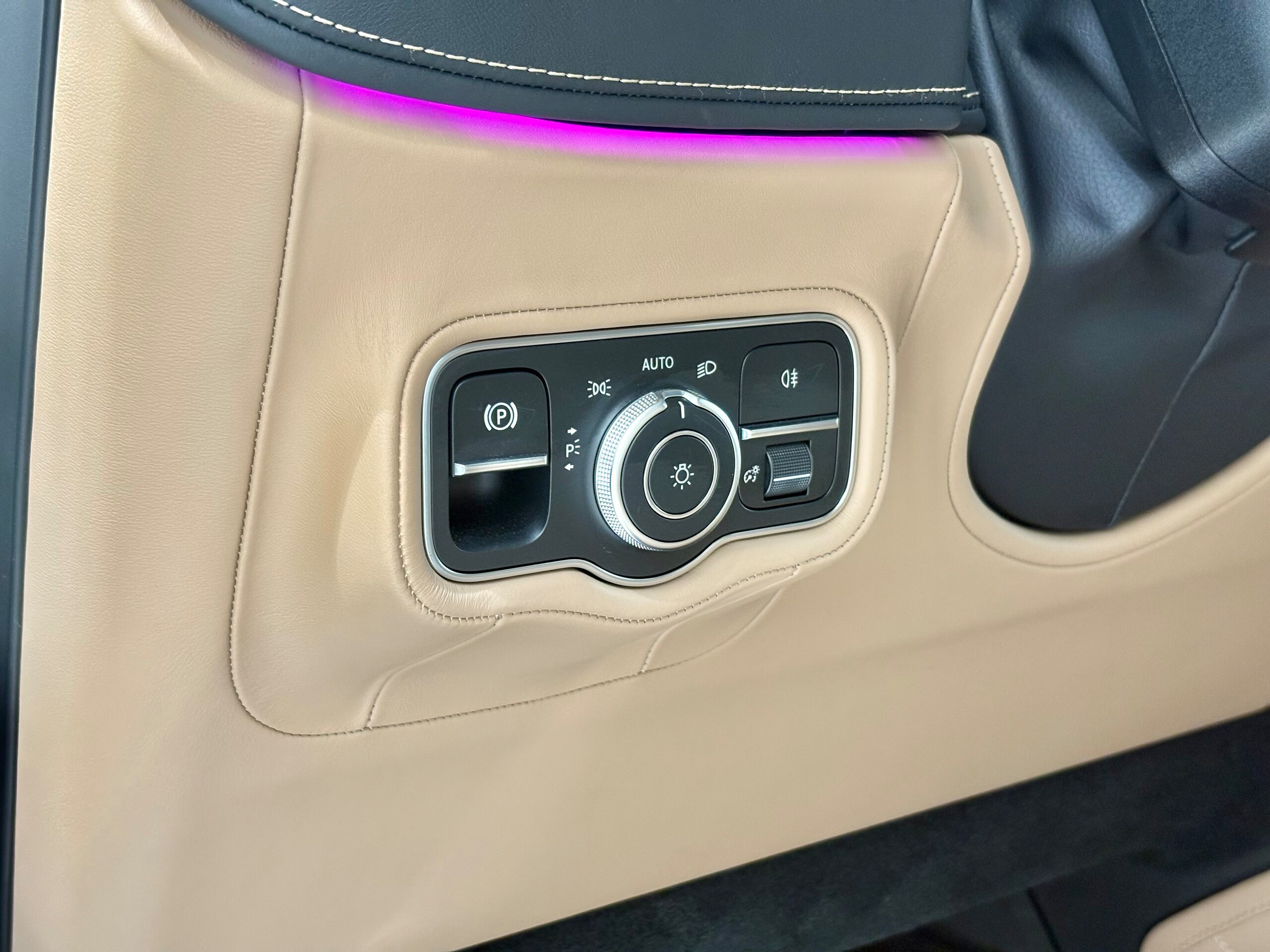 2025 Mercedes-AMG G-Class - メルセデスＡＭＧ Gクラス G63 (ISG) 4WD MP202502 世田谷SPオーダー MANUFAKTUR P+ MANUFAKTURインテリアプラスPKG AMGナイトPKGIIボディ同色スペアタイヤリング ベージュシートベルト 24インチWALD製AW