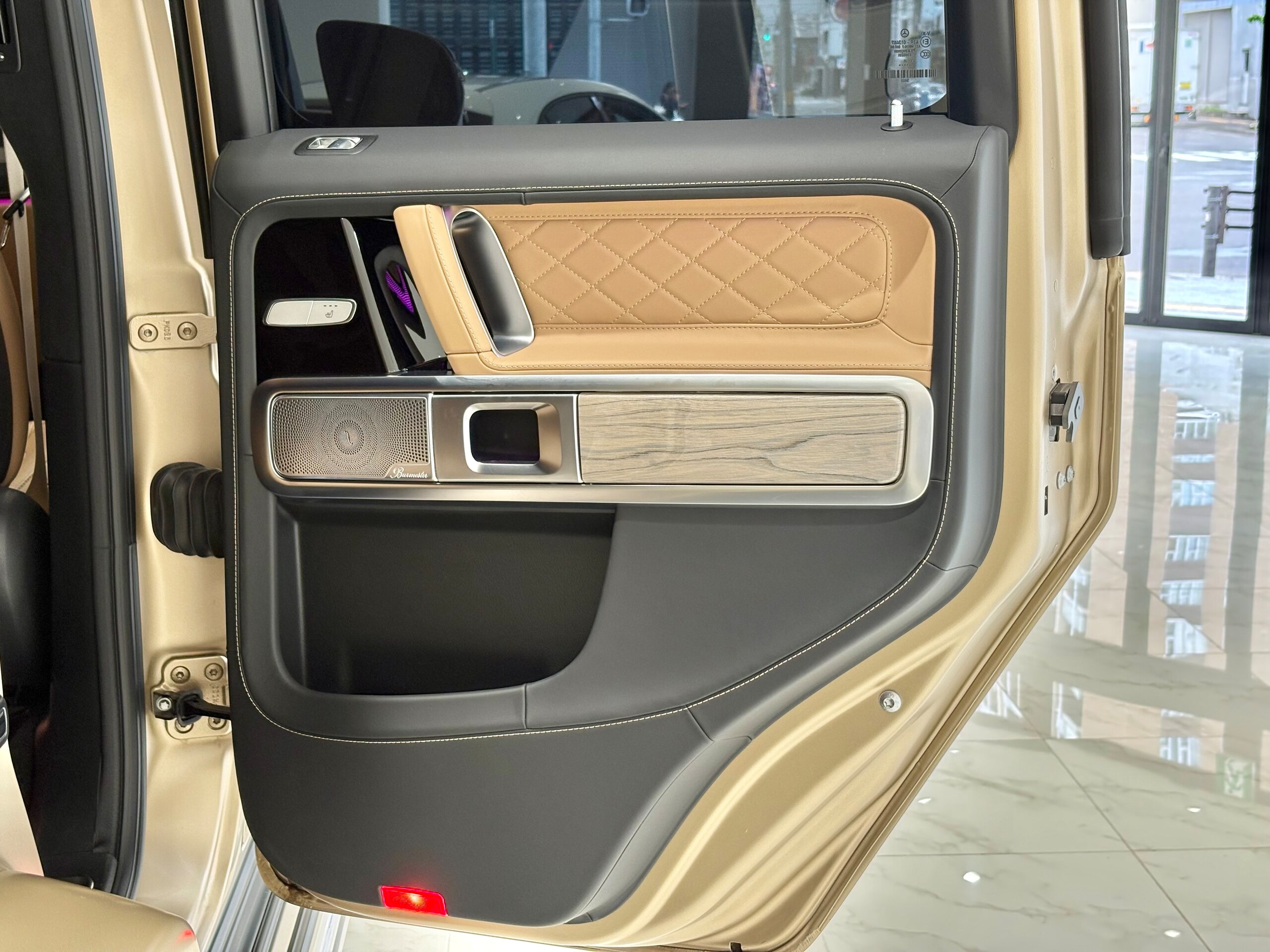 2025 Mercedes-AMG G-Class - メルセデスＡＭＧ Gクラス G63 (ISG) 4WD MP202502 世田谷SPオーダー MANUFAKTUR P+ MANUFAKTURインテリアプラスPKG AMGナイトPKGIIボディ同色スペアタイヤリング ベージュシートベルト 24インチWALD製AW