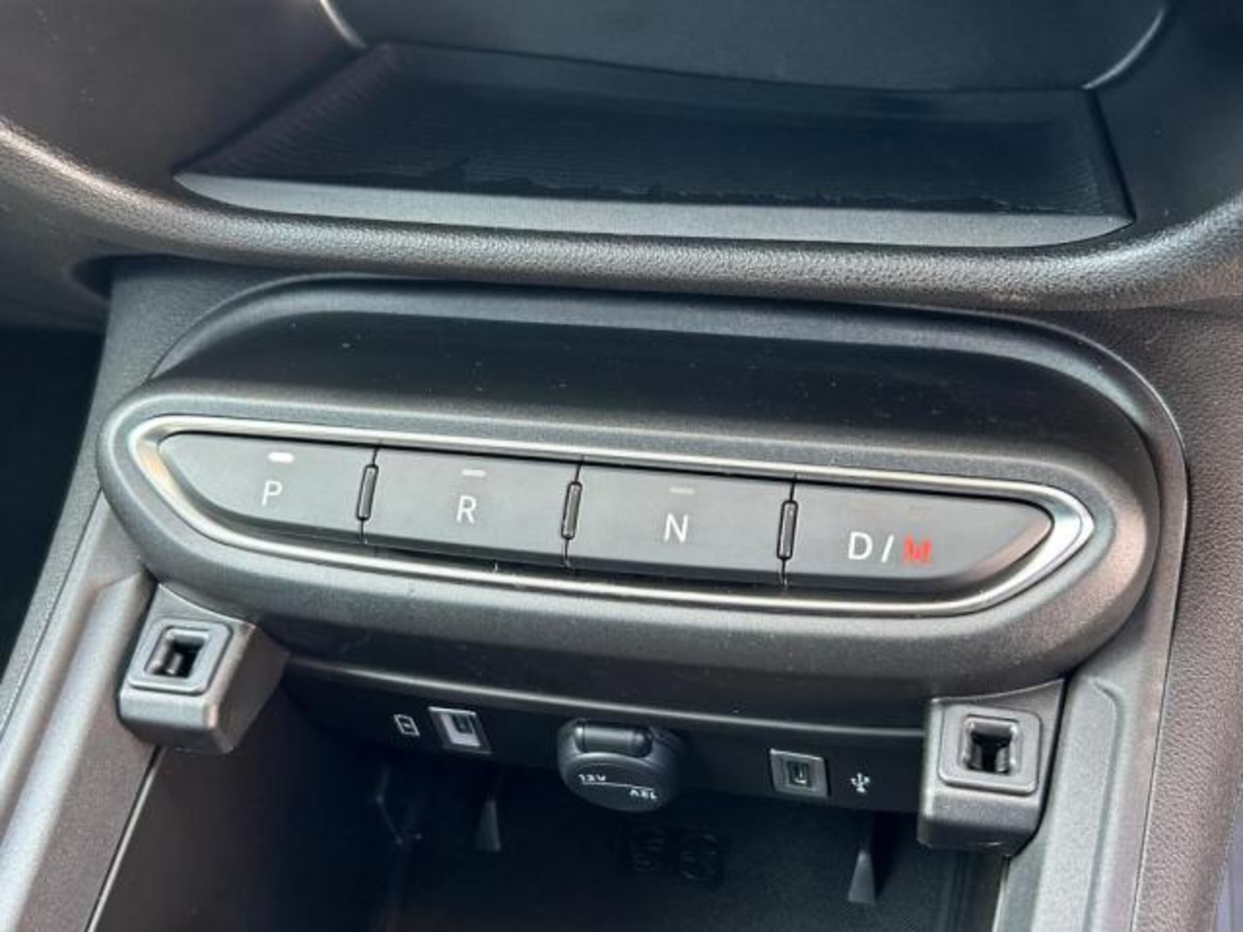 2025 Fiat 600Hybrid - フィアット 600ハイブリッド 1.2 元代車 新車保証継承 LEDヘッドライト LEDデイタイムランニングライト シートヒーター ナビゲーションシステム 360°パーキングセンサー
