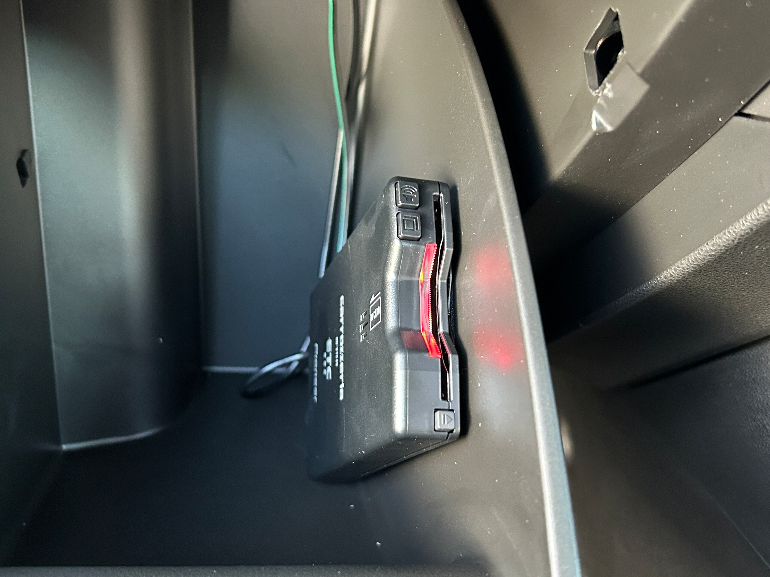2025 Fiat 600Hybrid - フィアット 600ハイブリッド 1.2 元代車 新車保証継承 LEDヘッドライト LEDデイタイムランニングライト シートヒーター ナビゲーションシステム 360°パーキングセンサー