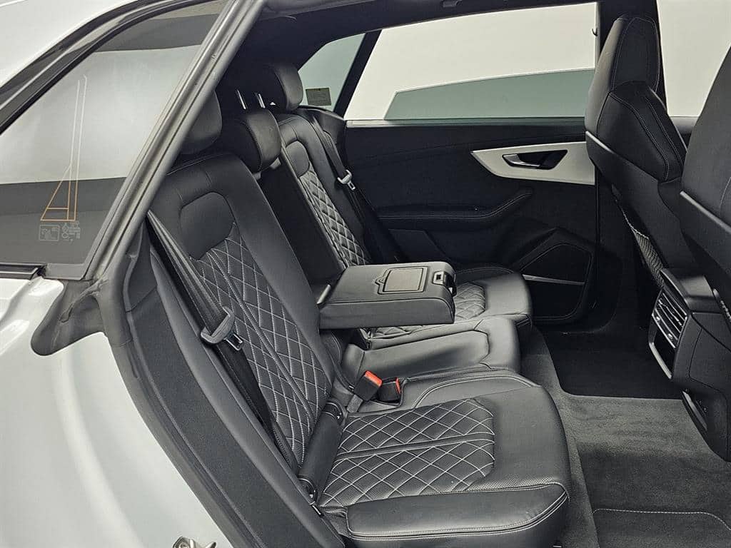 2023 AUDI Q8 50 TDI Quattro Premium - 2023 أودي Q8