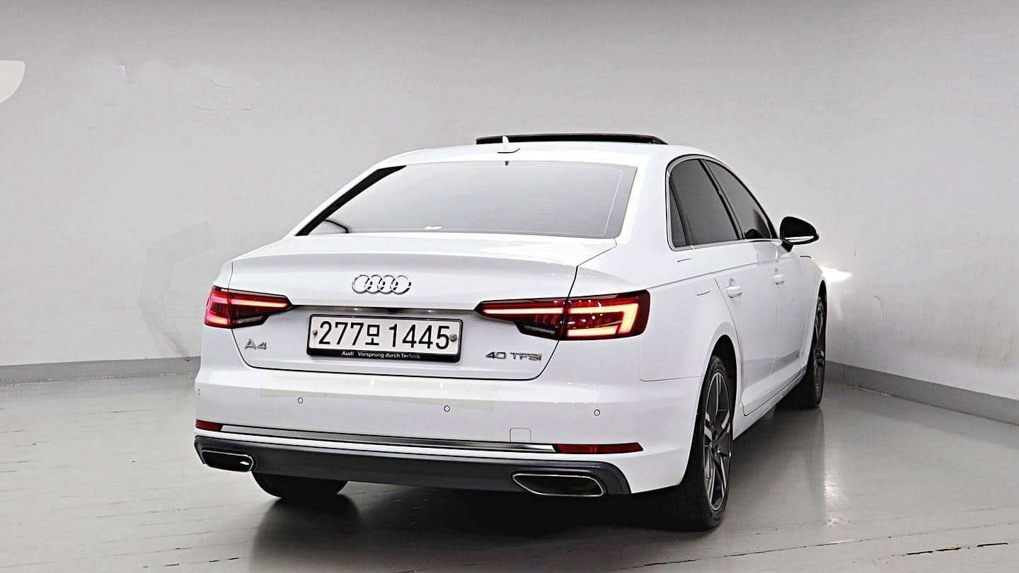 2019 AUDI A4 40 TFSI Premium - 2019 アウディ A4
