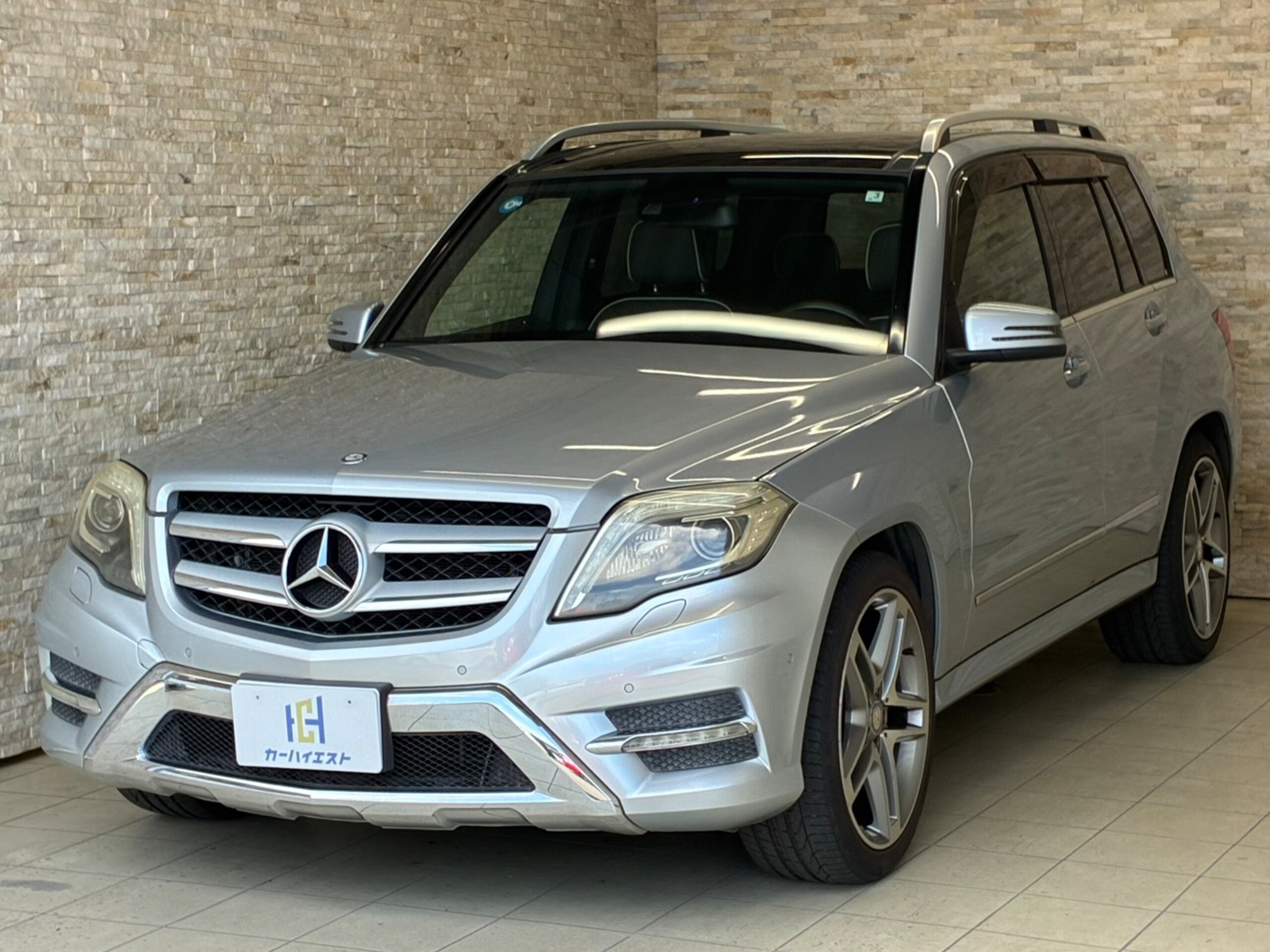 2012 Mercedes-Benz GLKClass - メルセデス・ベンツ GLKクラス GLK350 4マチック ブルーエフィシェンシー 4WD 左ハンドル ツインムーンルーフ 純正ナビ フルセグTV Bluetooth接続 バックカメラ レザーシート シートヒーター Pシート Pリアゲート 革巻ステアリング ルーフレール ETC 純正20インチAW