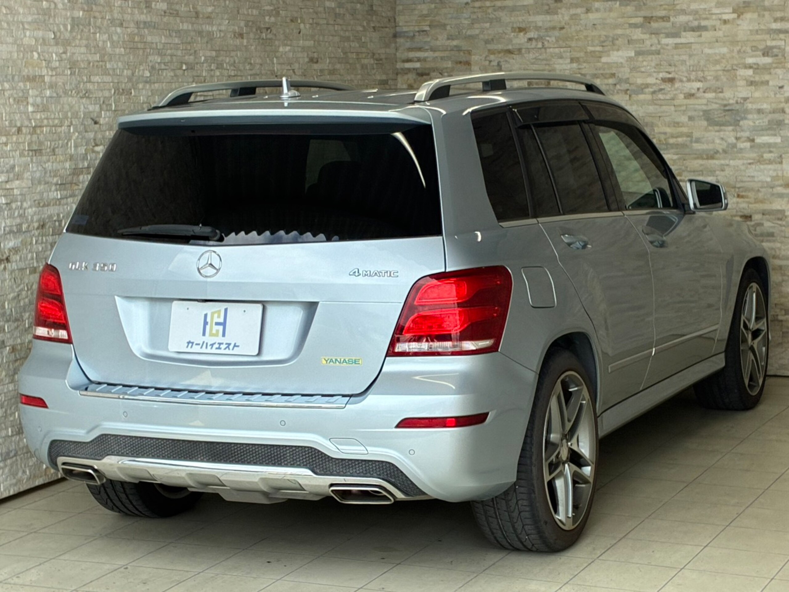 2012 Mercedes-Benz GLKClass - メルセデス・ベンツ GLKクラス GLK350 4マチック ブルーエフィシェンシー 4WD 左ハンドル ツインムーンルーフ 純正ナビ フルセグTV Bluetooth接続 バックカメラ レザーシート シートヒーター Pシート Pリアゲート 革巻ステアリング ルーフレール ETC 純正20インチAW