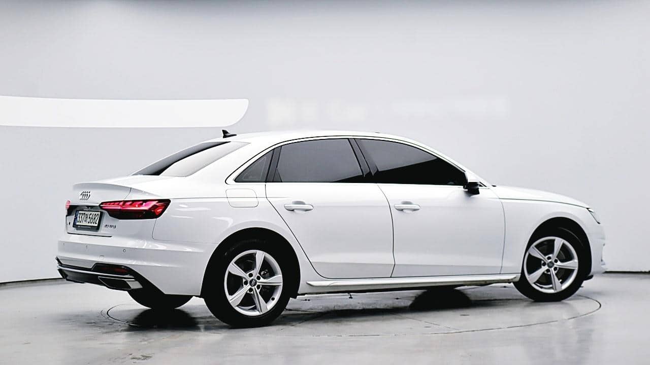2021 AUDI A4 40 TFSI - 2021 أودي A4