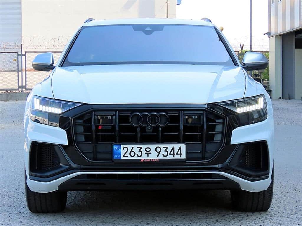2021 AUDI SQ8