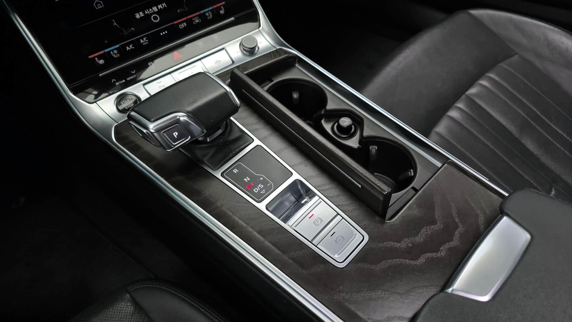 2023 AUDI A6 40 TDI Premium - 2023 アウディ A6
