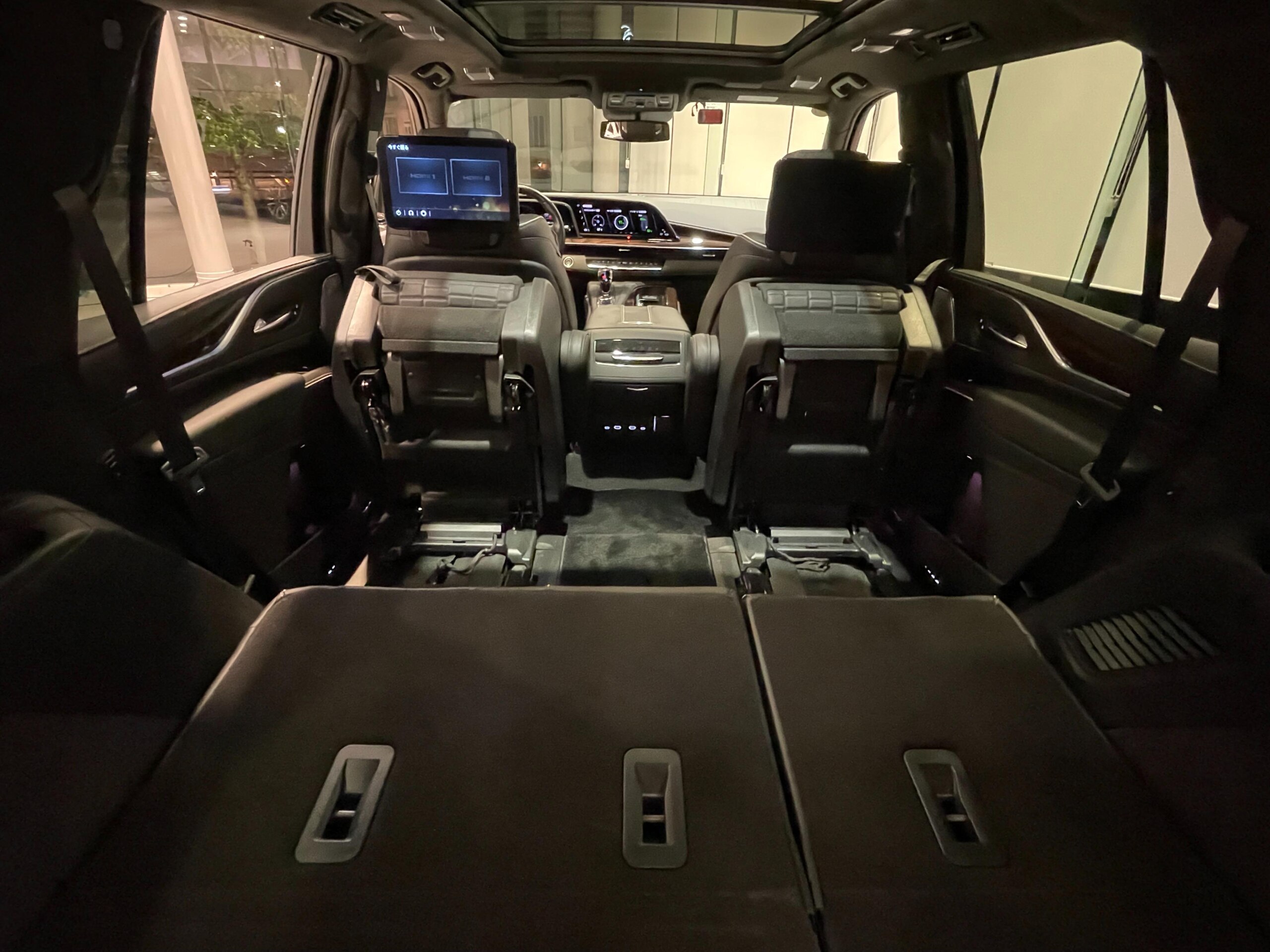 2022 Cadillac Escalade - キャデラック エスカレード スポーツ 4WD ナビ エアサス 衝突軽減ブレーキ パワーシート 4WD バックカメラ 本革シート LEDライト シートエアコン アラウンドビューモニター ガラスルーフ シートヒータ レーンキープ 禁煙