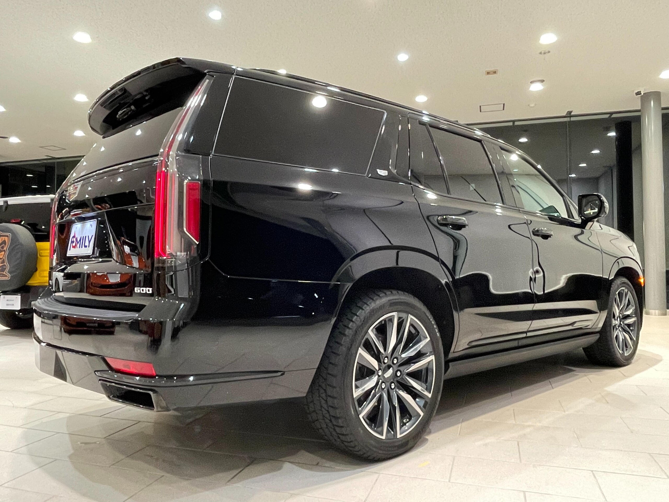 2022 Cadillac Escalade - キャデラック エスカレード スポーツ 4WD ナビ エアサス 衝突軽減ブレーキ パワーシート 4WD バックカメラ 本革シート LEDライト シートエアコン アラウンドビューモニター ガラスルーフ シートヒータ レーンキープ 禁煙
