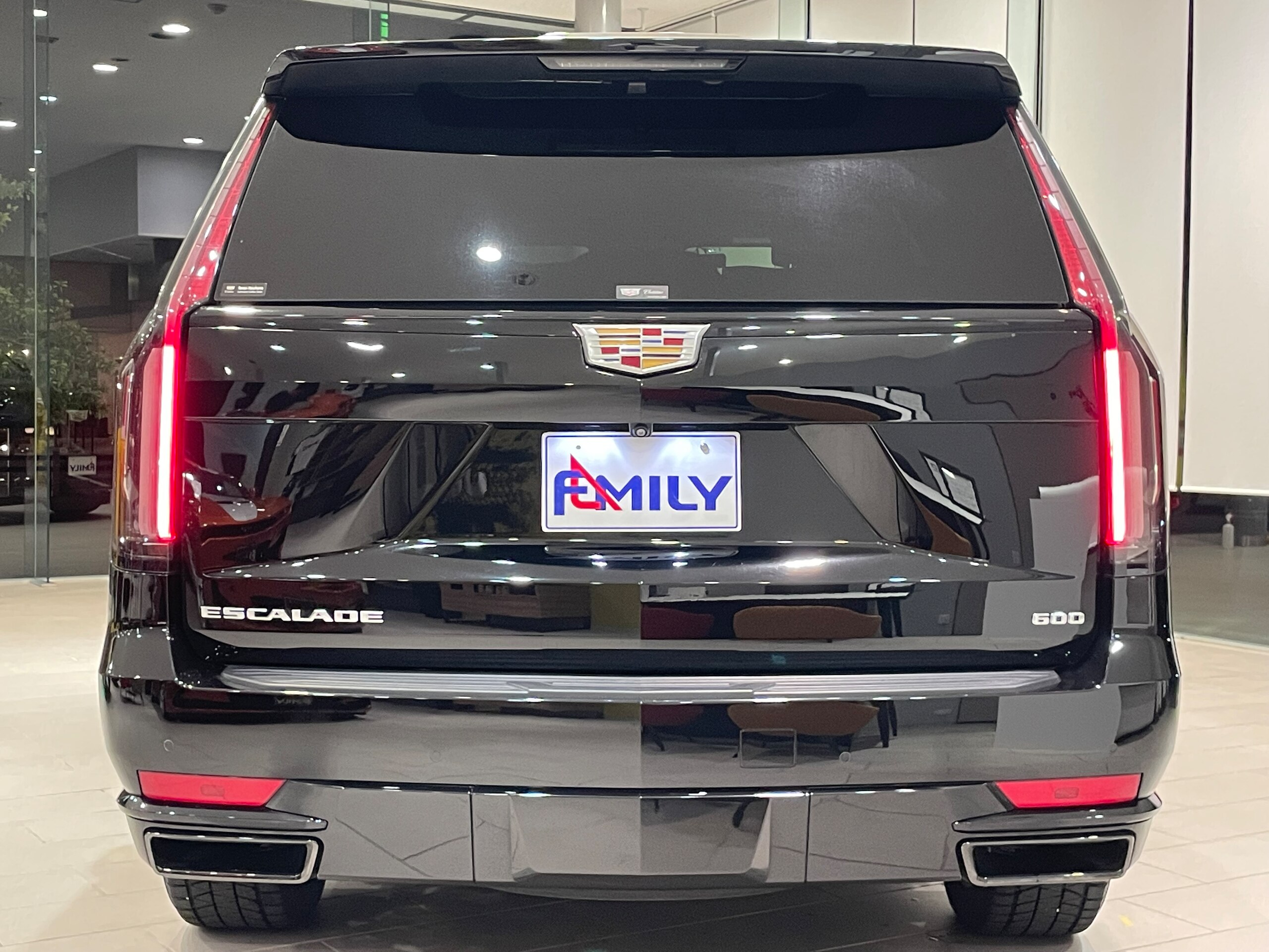 2022 Cadillac Escalade - キャデラック エスカレード スポーツ 4WD ナビ エアサス 衝突軽減ブレーキ パワーシート 4WD バックカメラ 本革シート LEDライト シートエアコン アラウンドビューモニター ガラスルーフ シートヒータ レーンキープ 禁煙