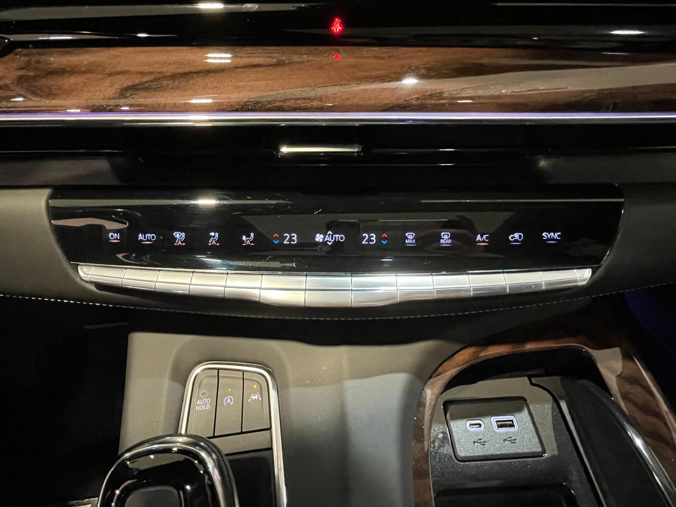 2022 Cadillac Escalade - キャデラック エスカレード スポーツ 4WD ナビ エアサス 衝突軽減ブレーキ パワーシート 4WD バックカメラ 本革シート LEDライト シートエアコン アラウンドビューモニター ガラスルーフ シートヒータ レーンキープ 禁煙