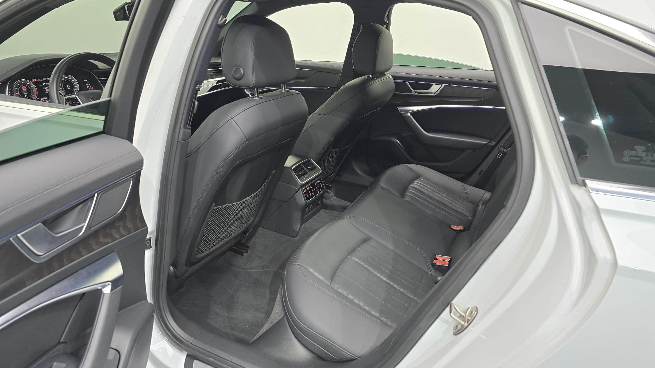 2022 AUDI A6 45 TFSI Premium - 2022 アウディ A6
