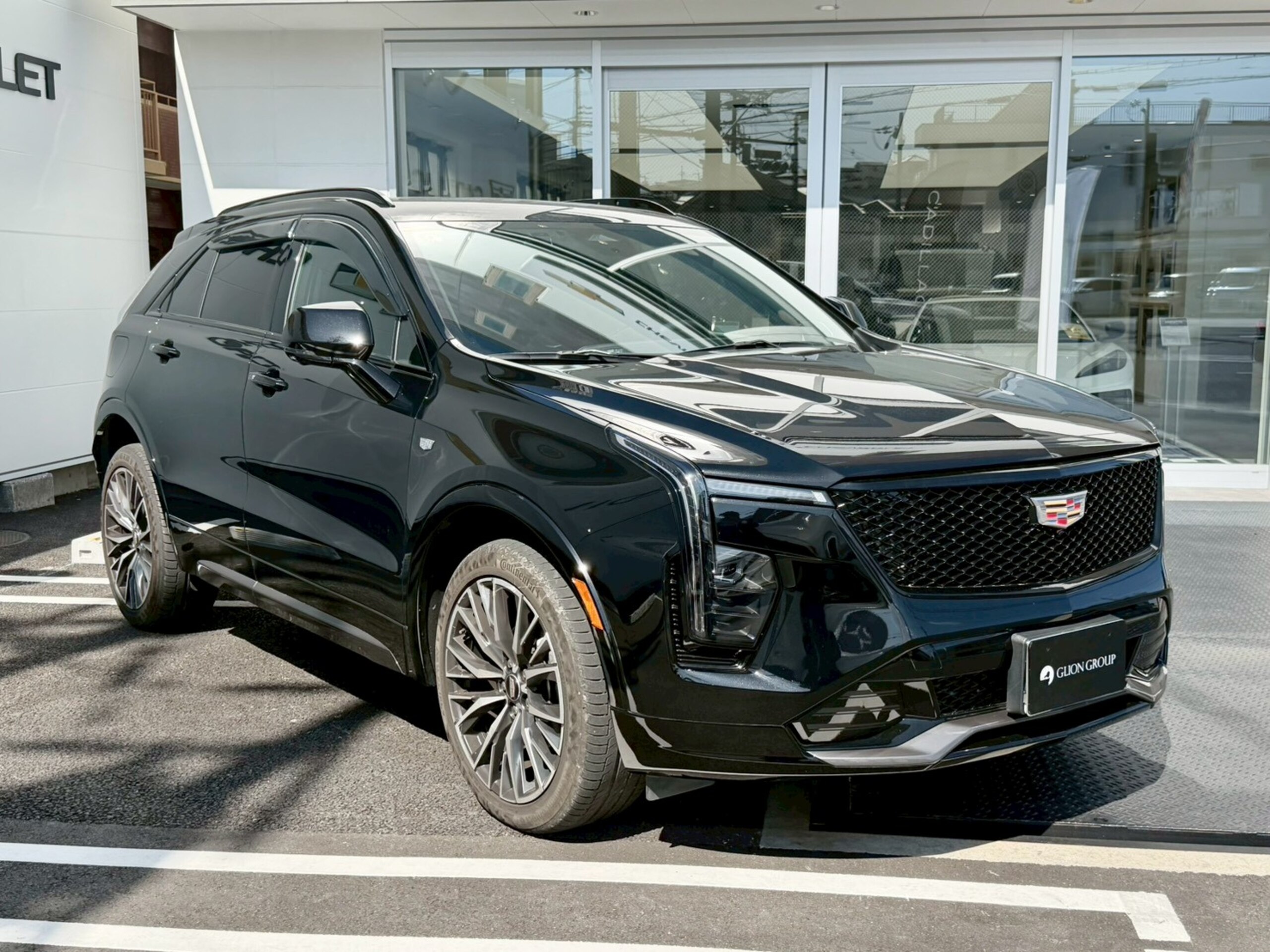 2025 Cadillac XT4 - キャデラック XT4 スポーツ 4WD キャデラック認定中古車 正規ディーラー車 33インチLEDディスプレイ AKG14スピーカー 230psDOHCターボ 全周囲カメラ カープレイ 衝突軽減ブレーキ レーンアシスト アダプティブクルーズ デジタルミラ