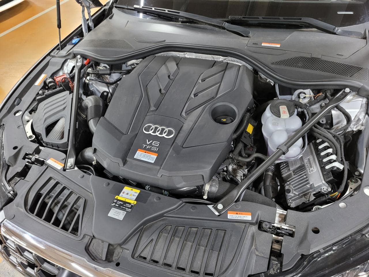 2023 AUDI A8 55 TFSI Quattro LWB
