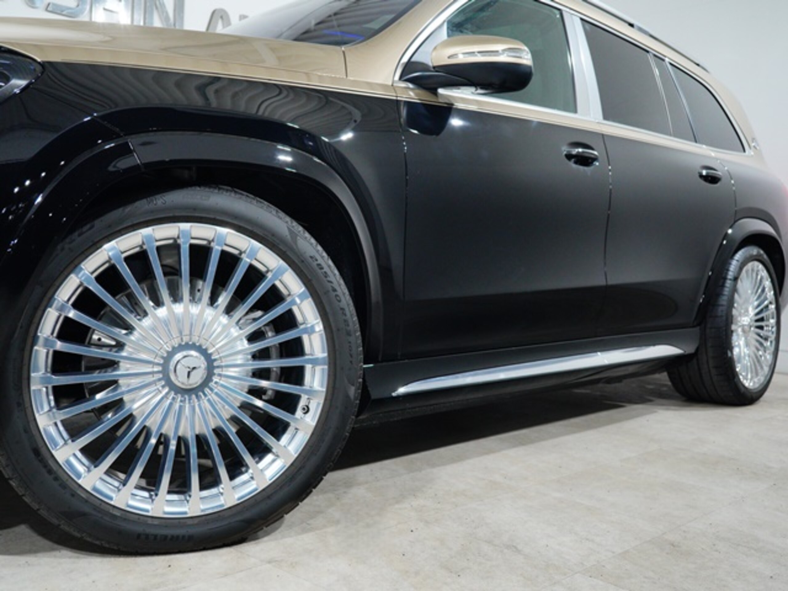 2023 Mercedes-Maybach GLS - メルセデス・マイバッハ GLS 600 4マチック (ISG搭載モデル) ファーストクラスパッケージ 4WD 純正ツートンカラー OPウッドインテリア