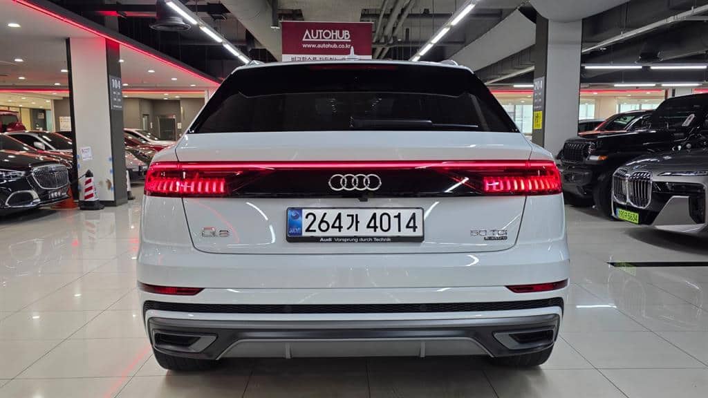 2020 AUDI Q8