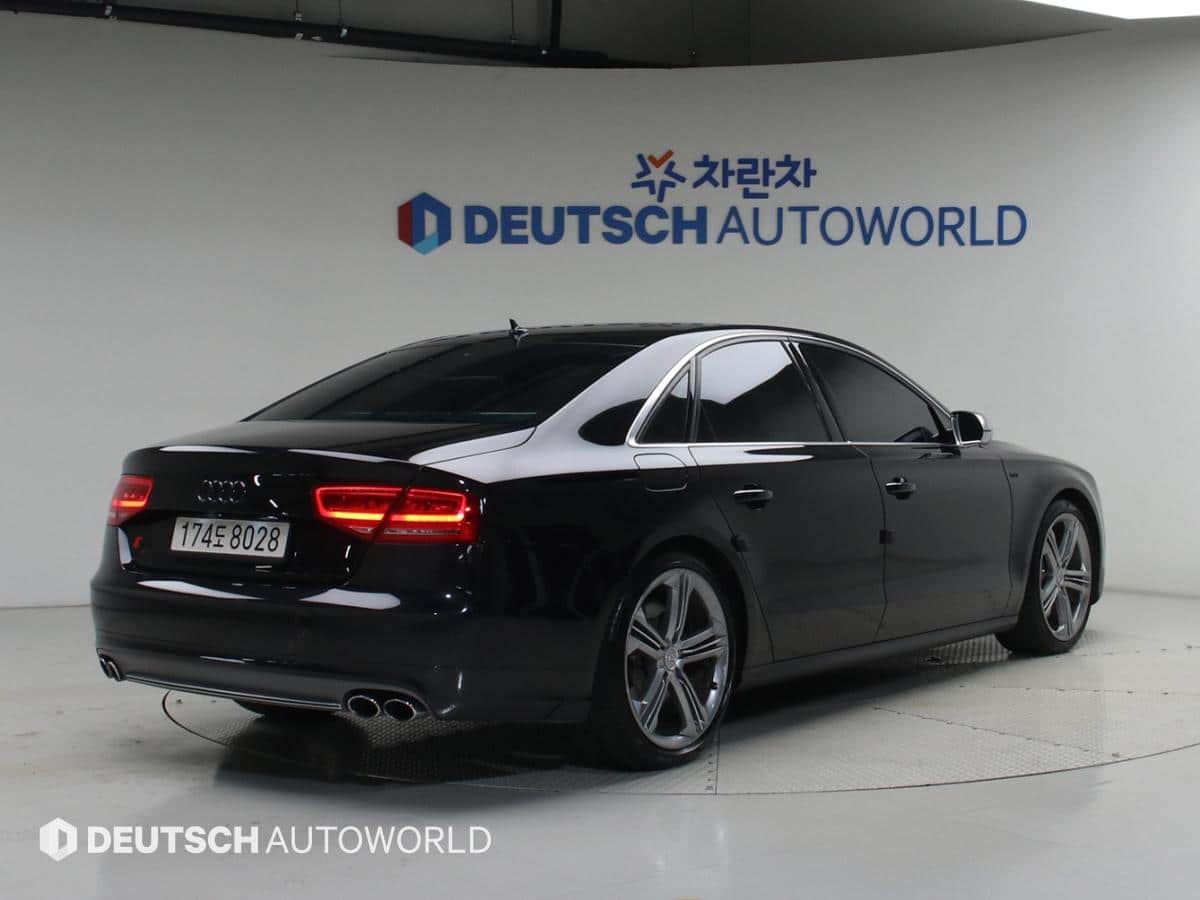 2014 AUDI S8 - 2014 أودي S8