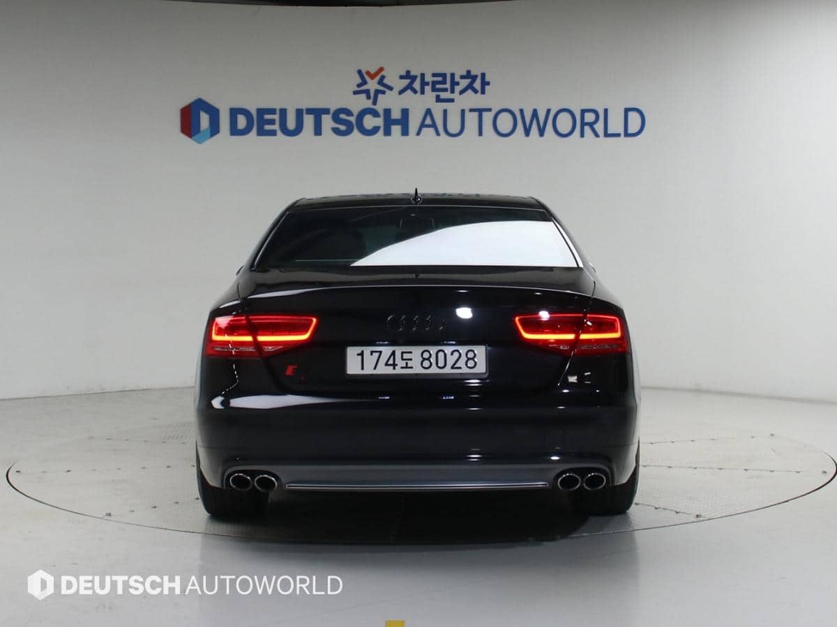 2014 AUDI S8 - 2014 أودي S8