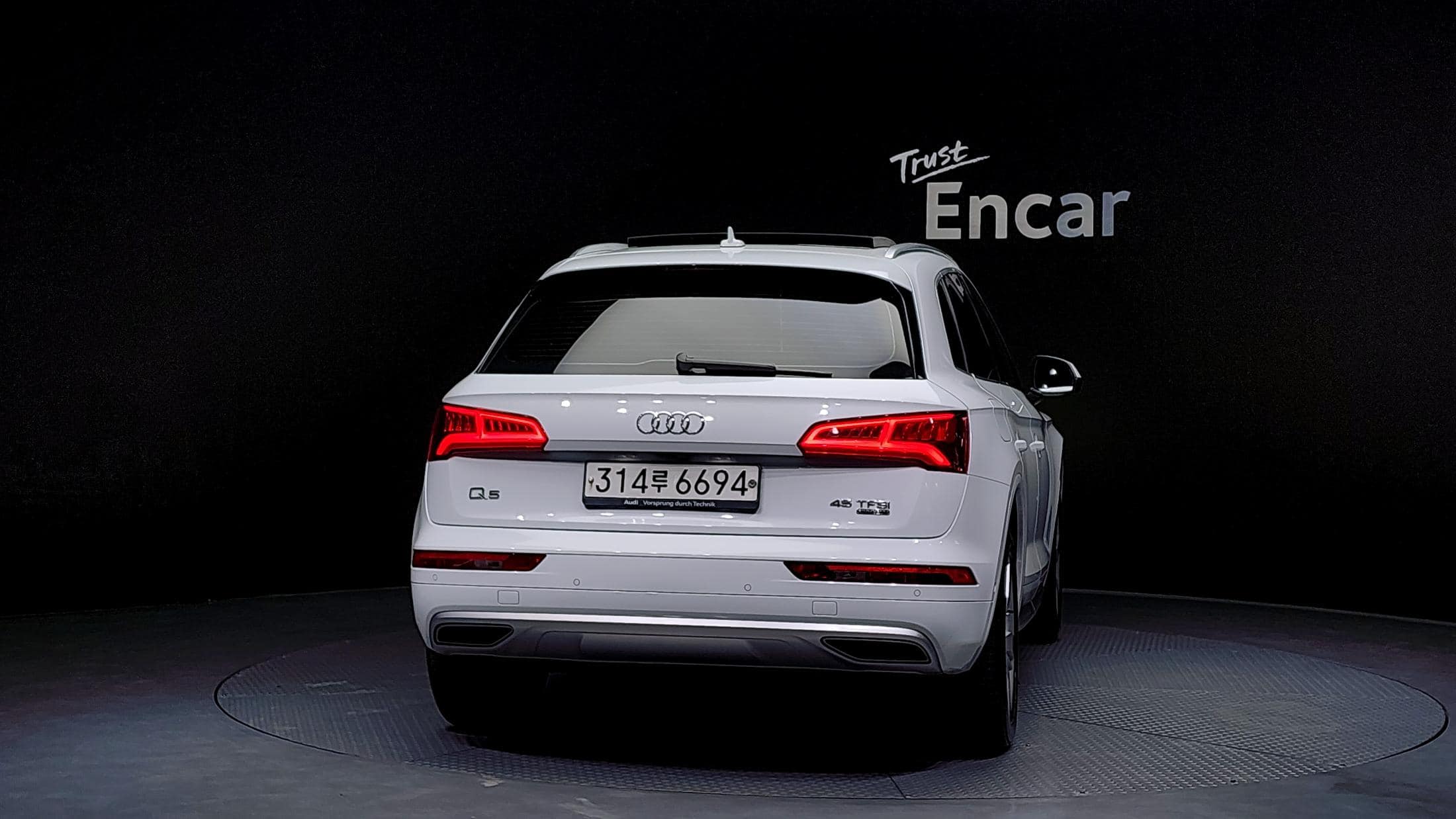 2020 AUDI Q5 45 TFSI Quattro Premium - 2020 アウディ Q5