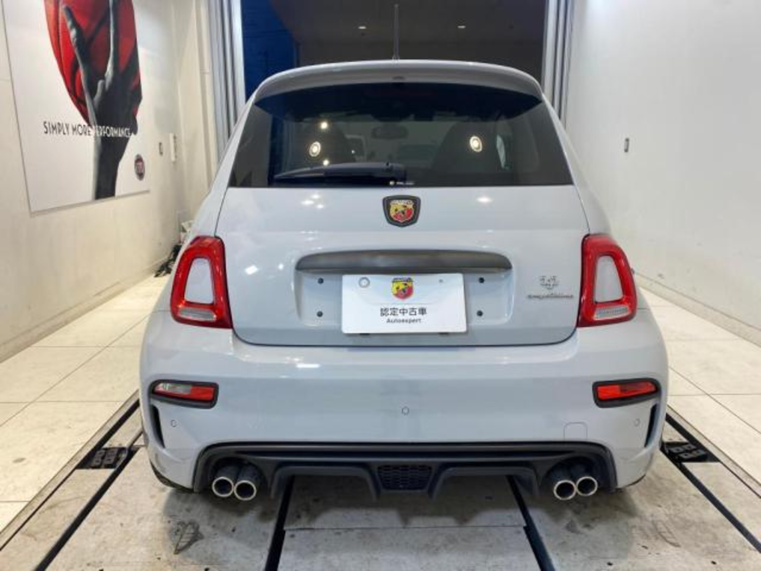 2022 Abarth 595 - 2022 أبارث 595
