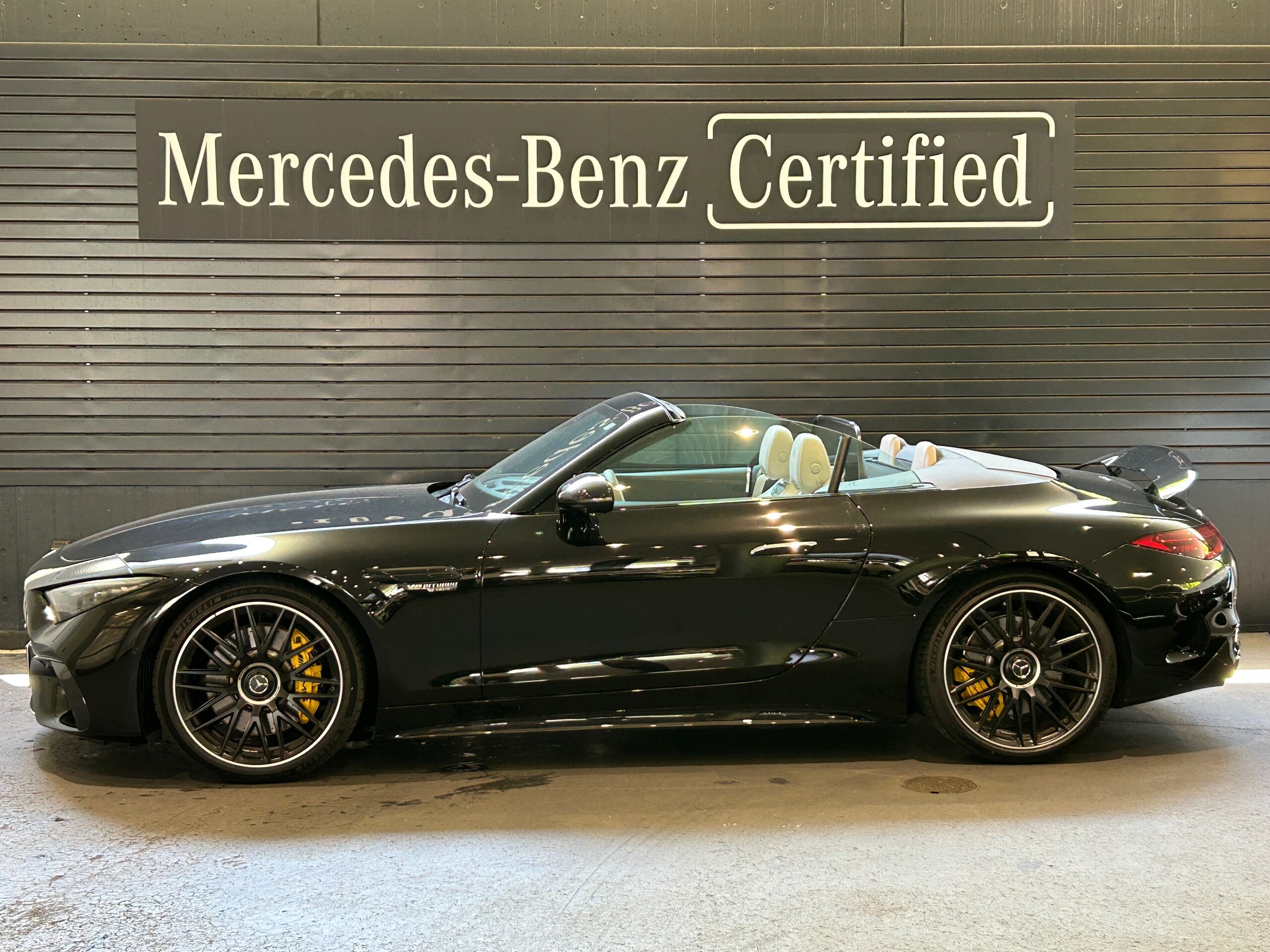 2025 Mercedes-AMG SLClass - メルセデスＡＭＧ SLクラス SL63 4マチックプラス 4WD MP202501 幌グレー/AMGカーボンパッケージ/21インチAMGアルミホイール/AMGカーボンエクステリアパッケージ/AMGカーボンファイバーインテリアトリム/AMGカーボンファイバードアミラー/リアアクスルステアリング/エアスカーフ