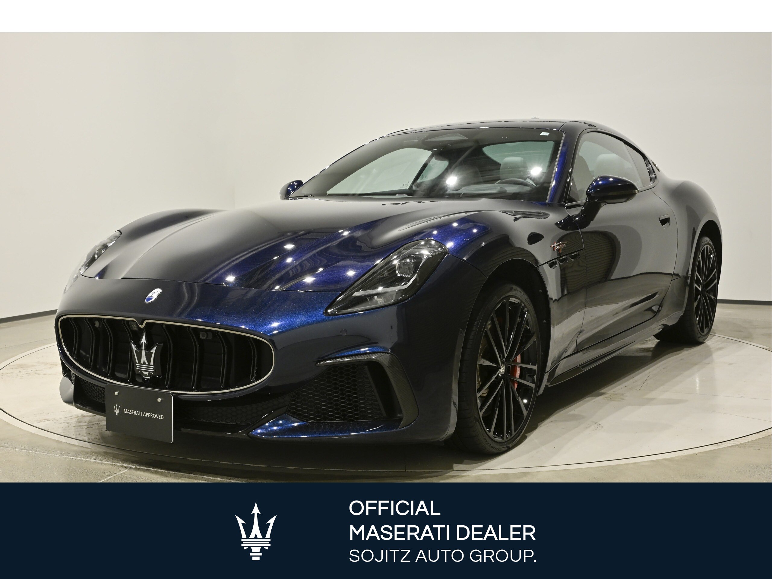2023 Maserati GranTurismo - マセラティ グラントゥーリズモ トロフェオ エクステリアカラーブルーノビレ ヘッドレストトライデントステッチ カーボンインテリアトリム ソナスファベールサラウンドシステム ホワイトレザーシート 左ハンドル トロフェオ