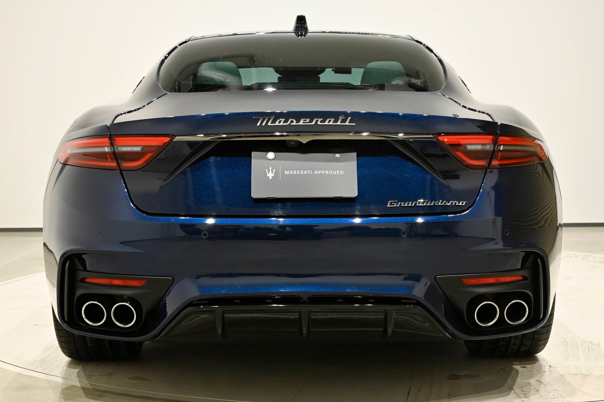 2023 Maserati GranTurismo - マセラティ グラントゥーリズモ トロフェオ エクステリアカラーブルーノビレ ヘッドレストトライデントステッチ カーボンインテリアトリム ソナスファベールサラウンドシステム ホワイトレザーシート 左ハンドル トロフェオ