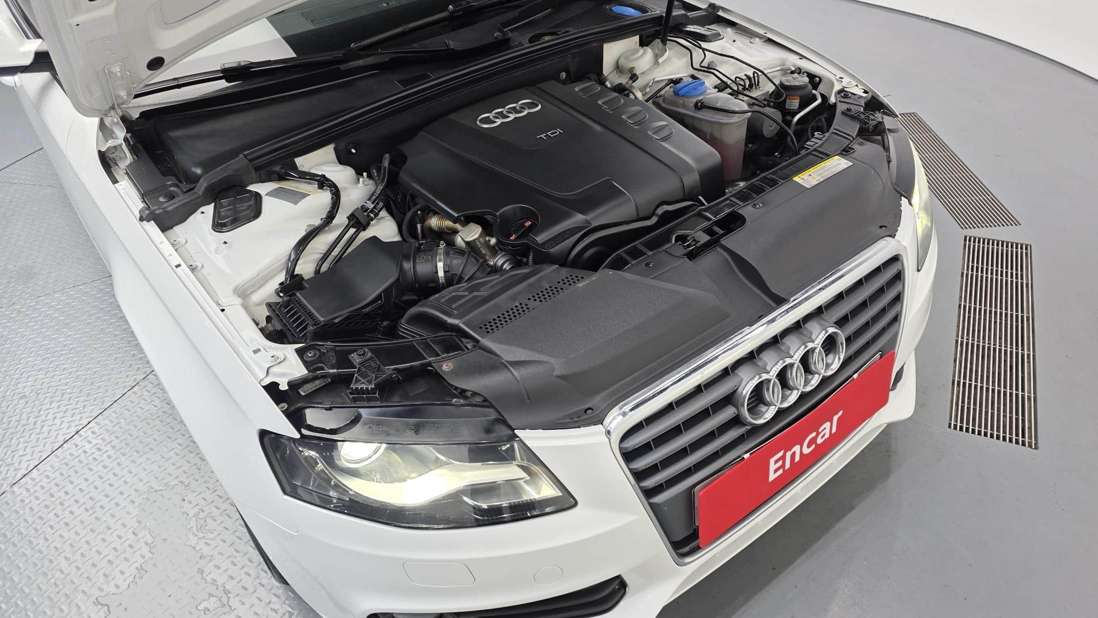2012 AUDI A4 - 2012 أودي A4