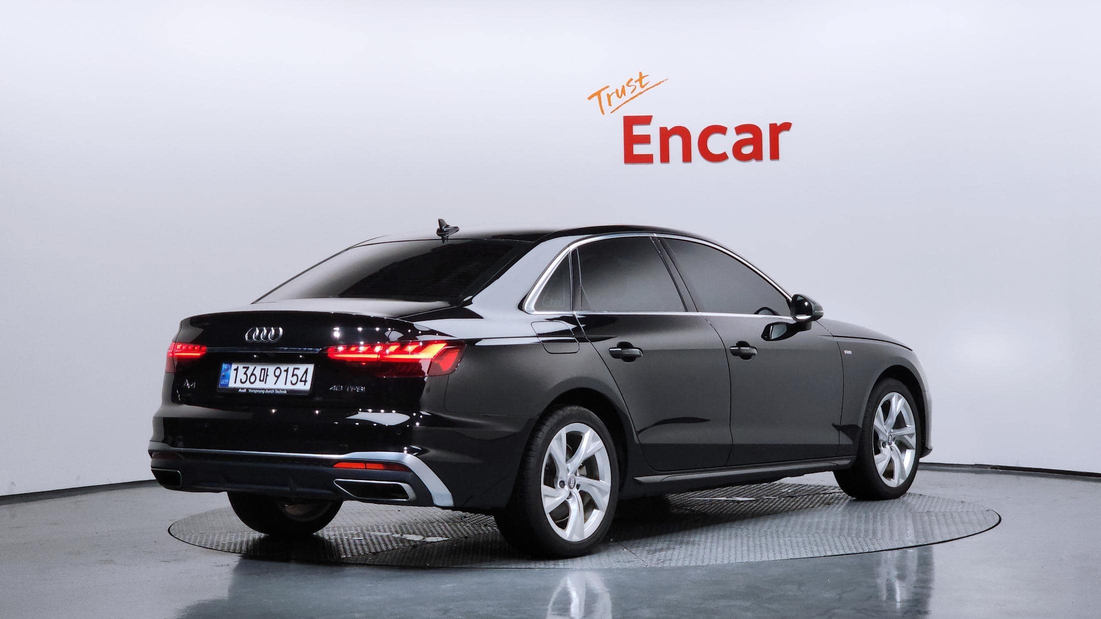 2020 AUDI A4 40 TFSI Premium - 2020 アウディ A4
