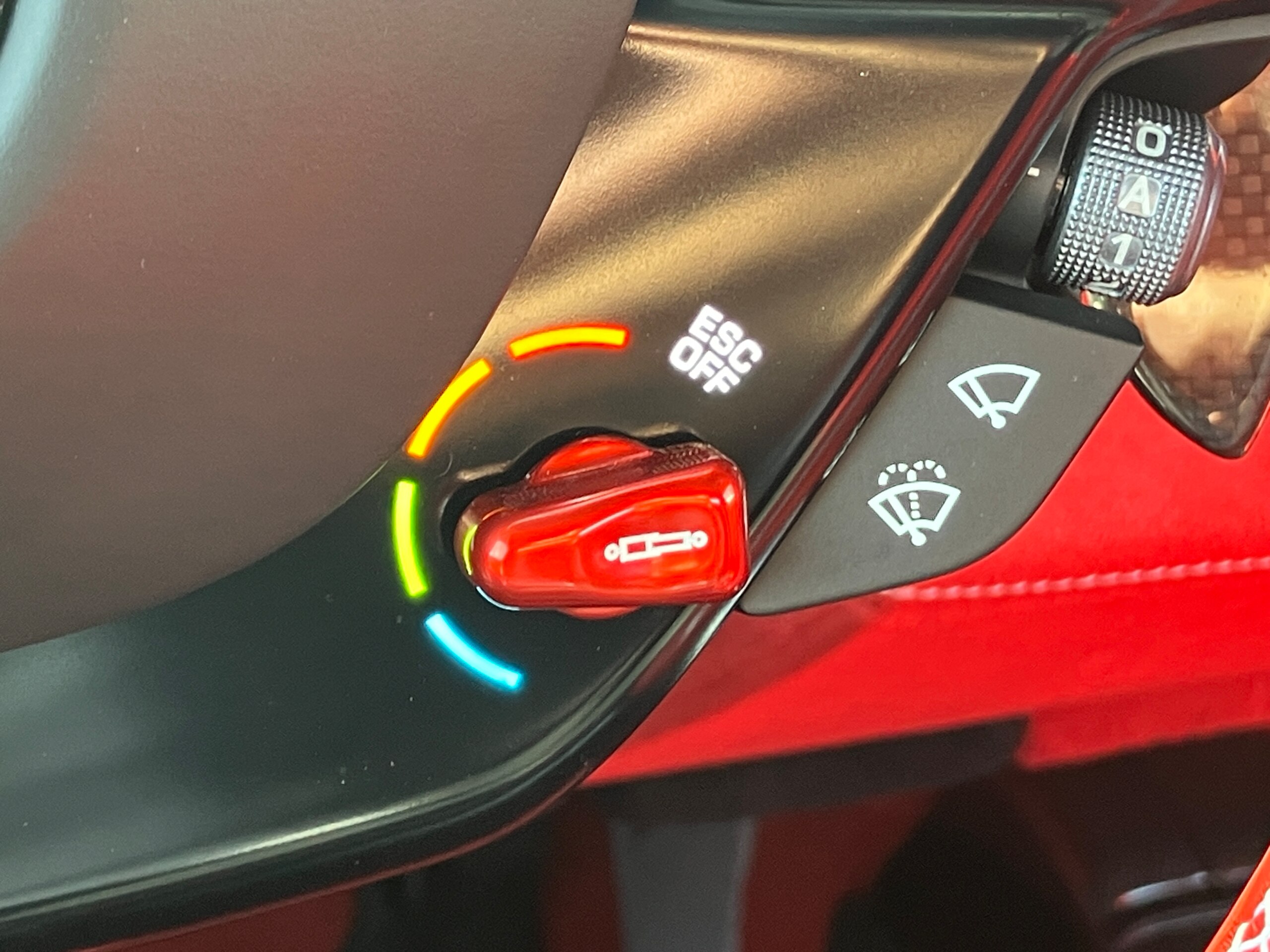 2025 Ferrari 296GTB - フェラーリ 296GTB F1 DCT 認定中古車 サスペンションリフター カーボンフロントスポイラー カーボンアウターシルカバー カーボンリアディフューザー カーボンステアリングホイール スペシャルデザインシート ダイアモンド鍛造ホイール