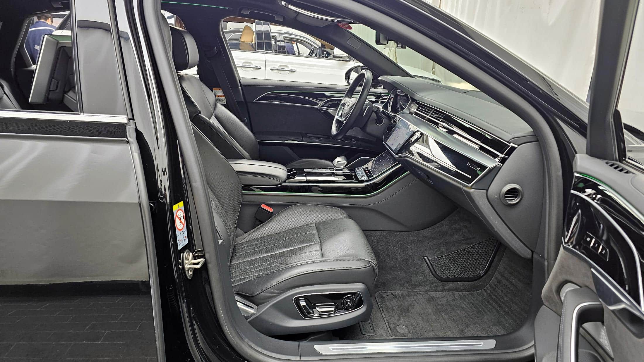 2021 AUDI A8 55 TFSI Quattro LWB