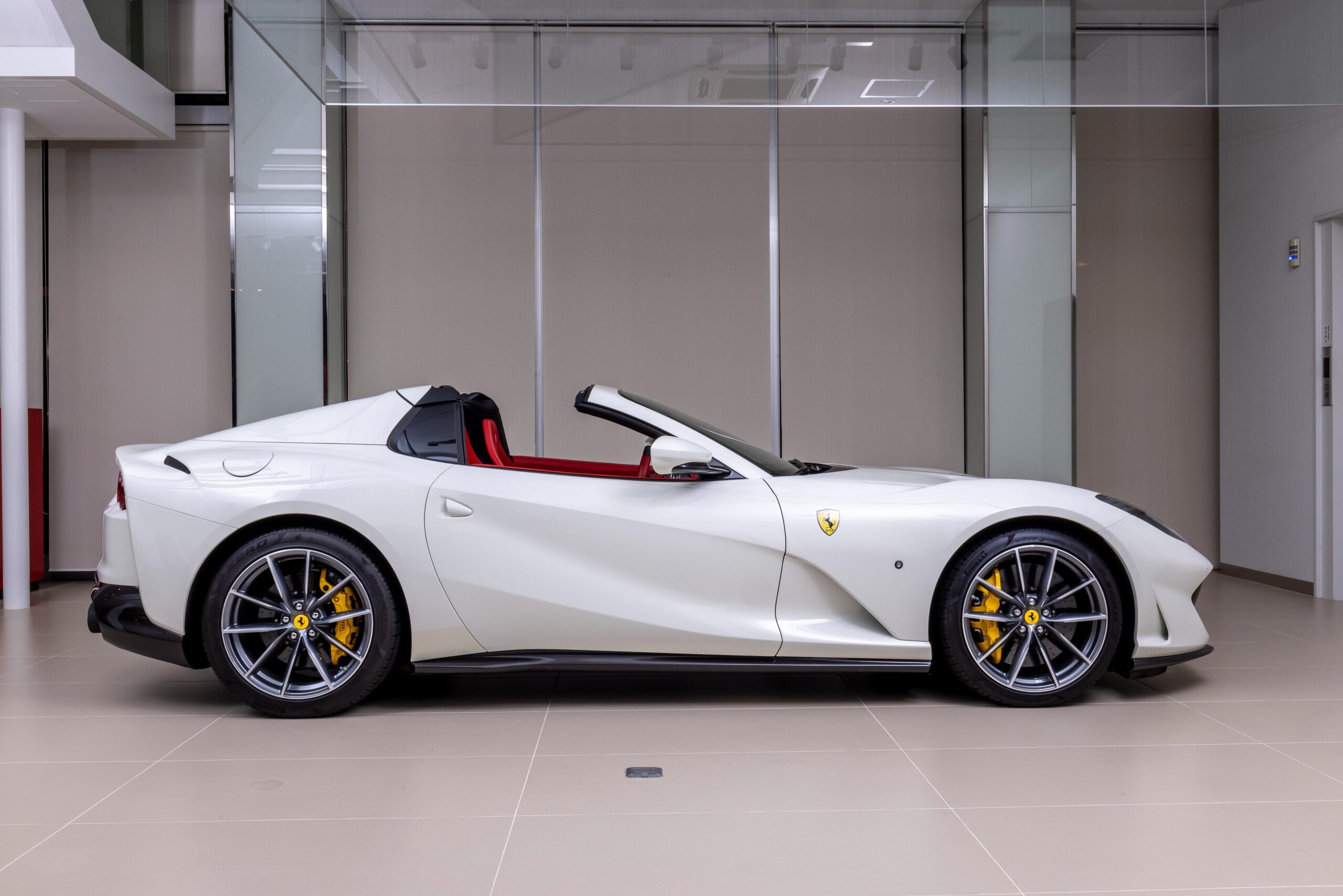 2021 Ferrari 812GTS